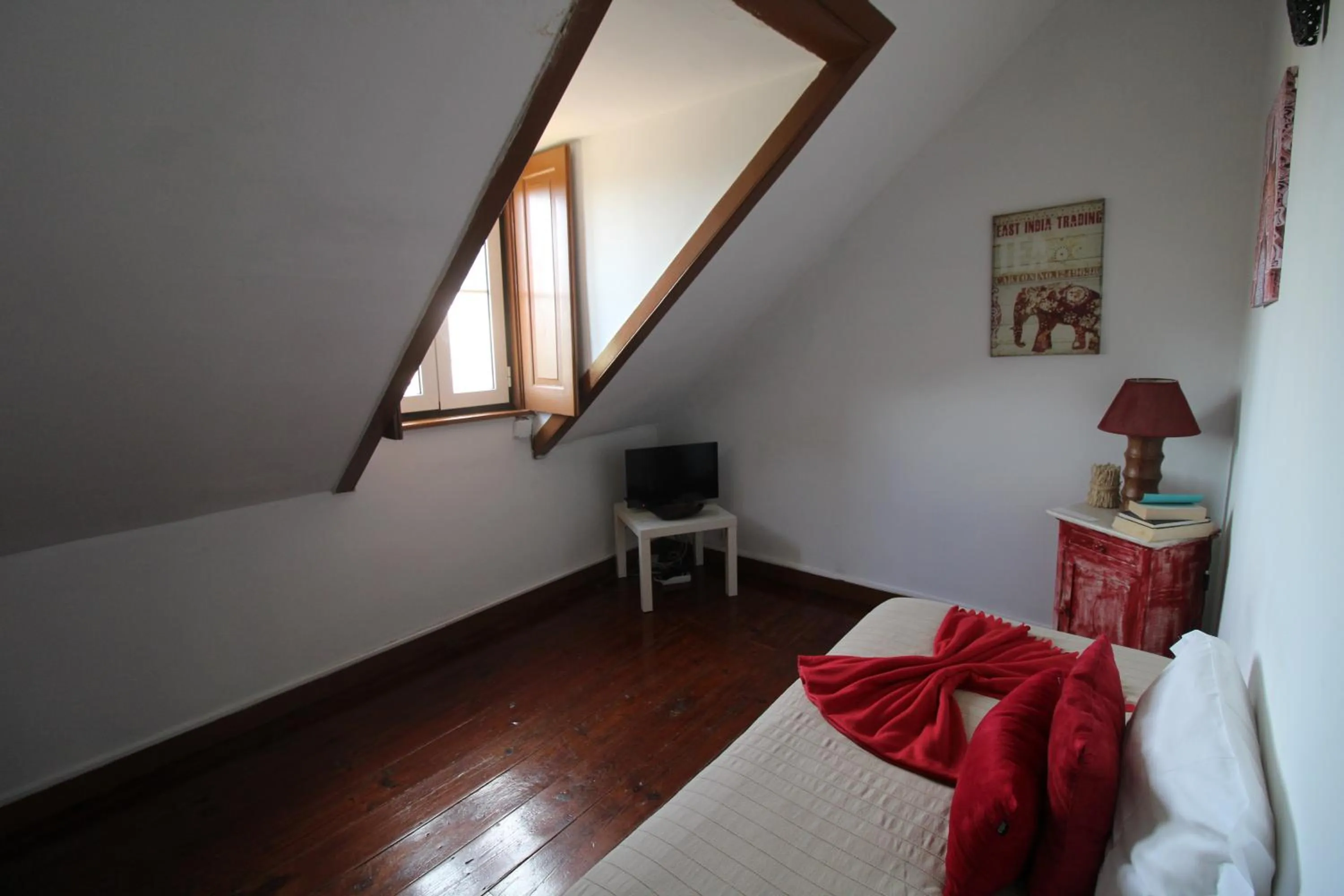 Living room, Bed in Casas da Biquinha