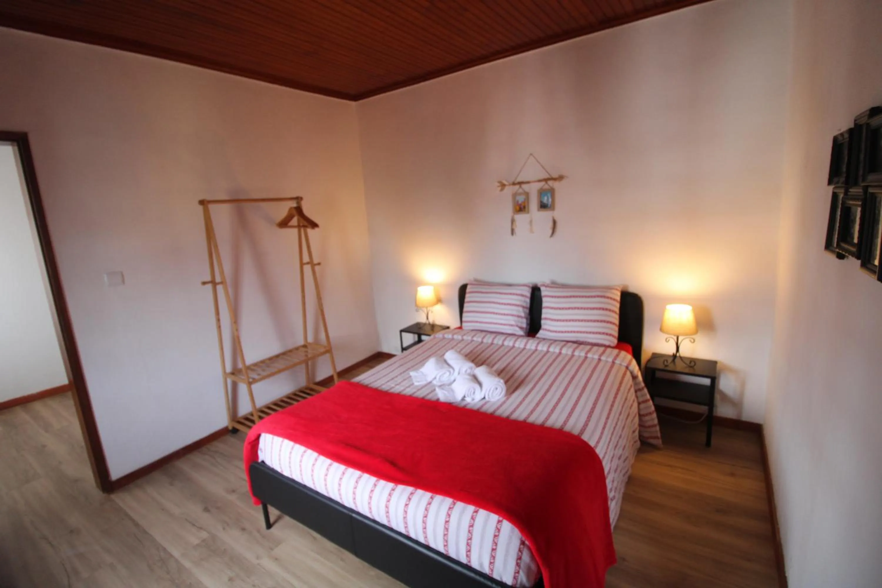 Bedroom, Bed in Casas da Biquinha