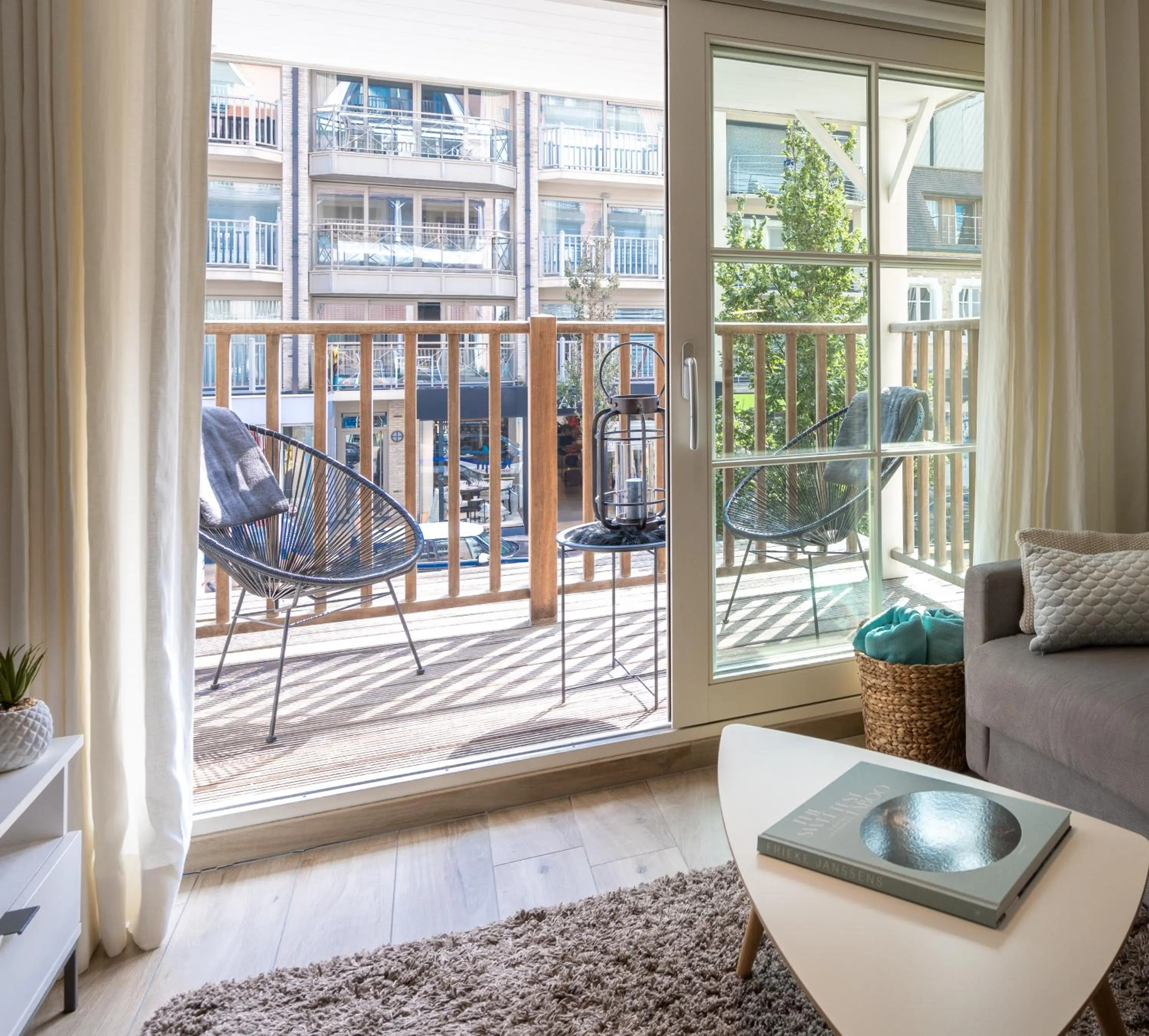 Apartment with Terrace in Maison Fleur