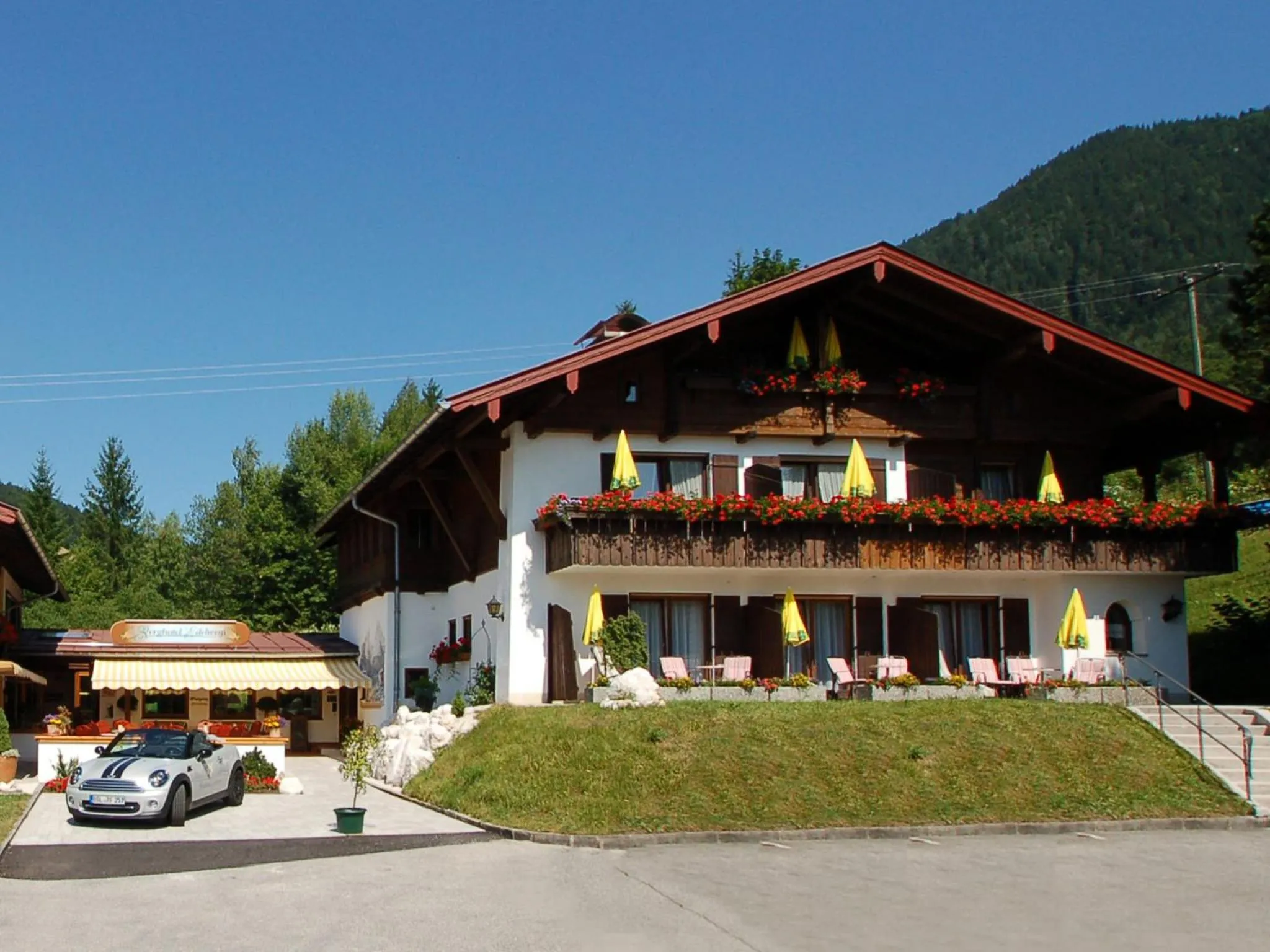 Facade/entrance in Alpenhotel Bergzauber