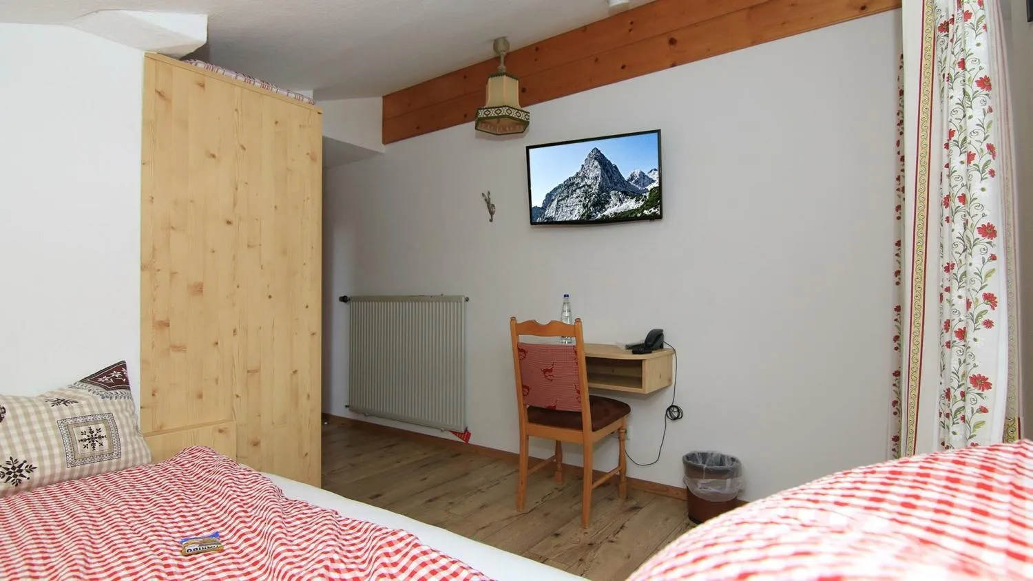 Property building, Bed in Alpenhotel Bergzauber