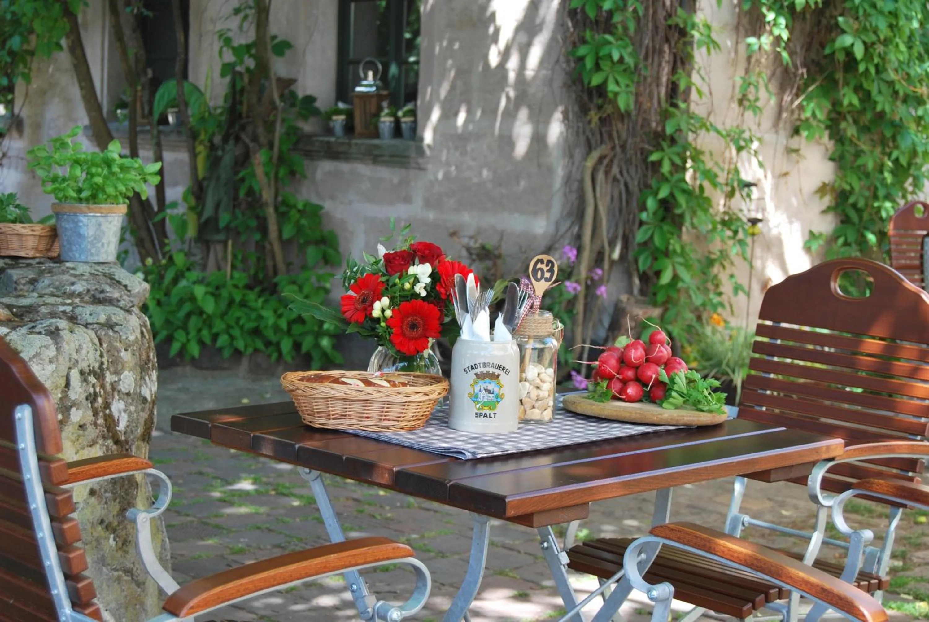 Patio in DER SCHWAN Hotel & Restaurant