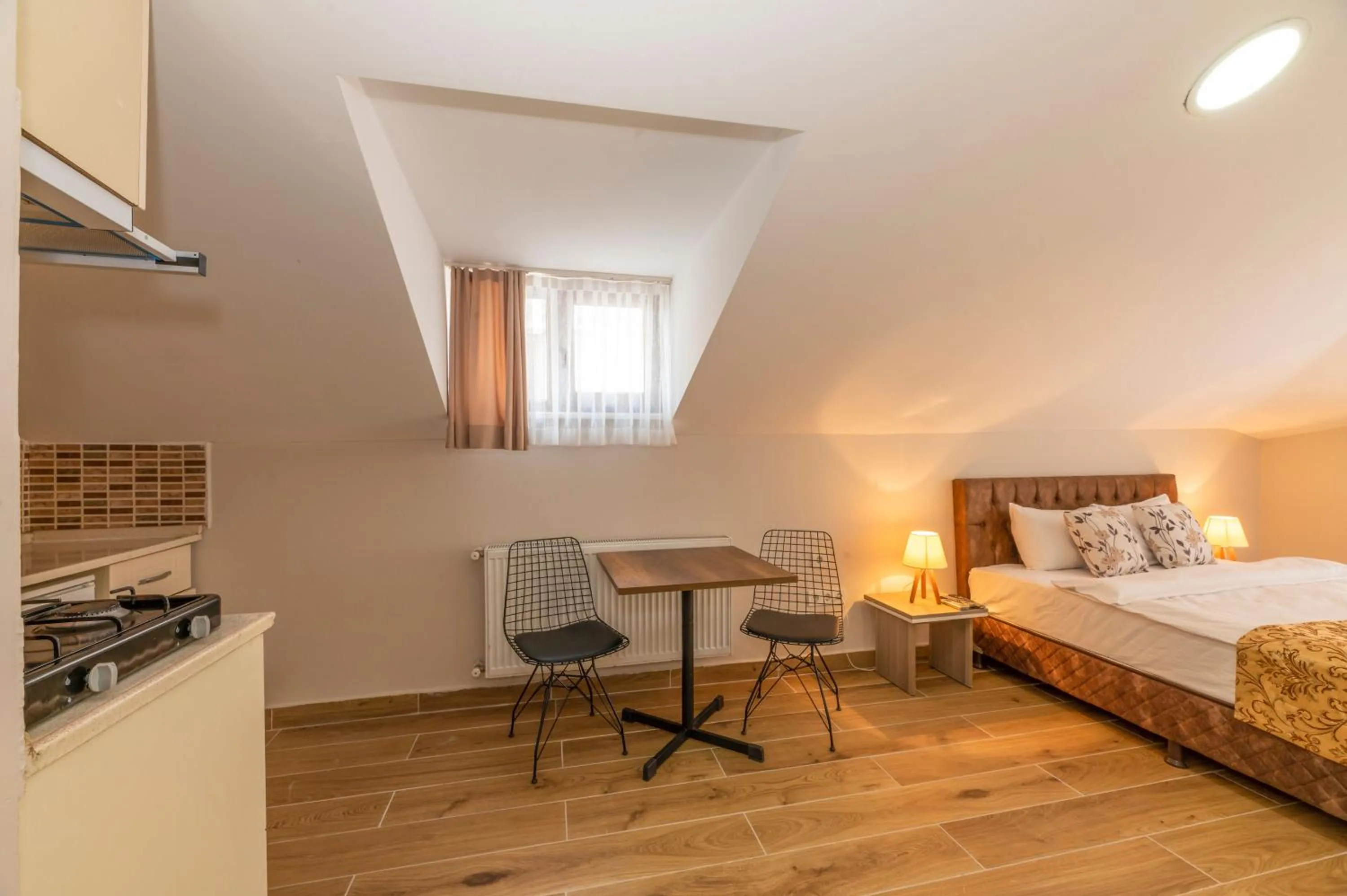 Kitchen or kitchenette, Bed in Marida Residence - Istanbul Taksim