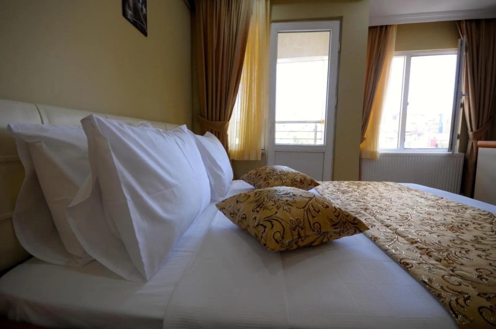 Bed in Marida Residence - Istanbul Taksim