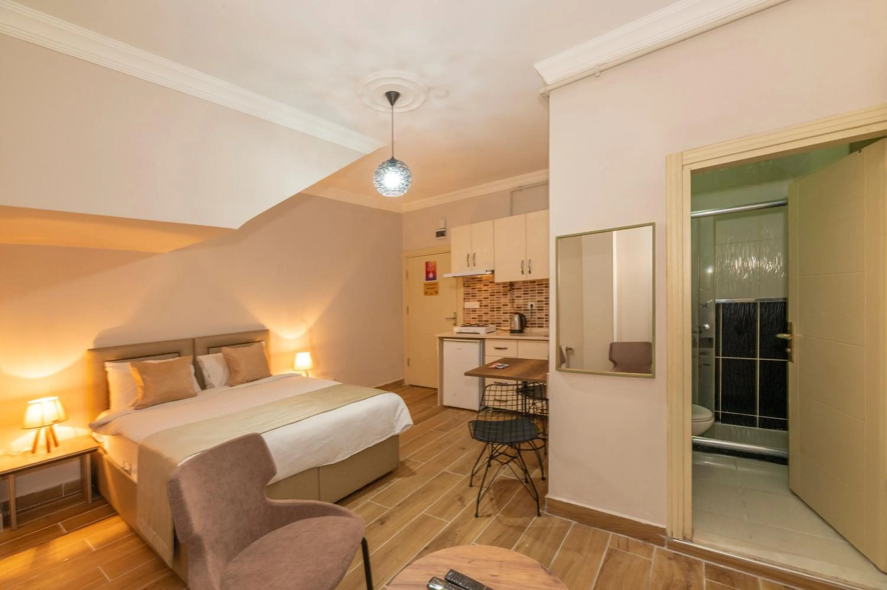 Bathroom, Bed in Marida Residence - Istanbul Taksim