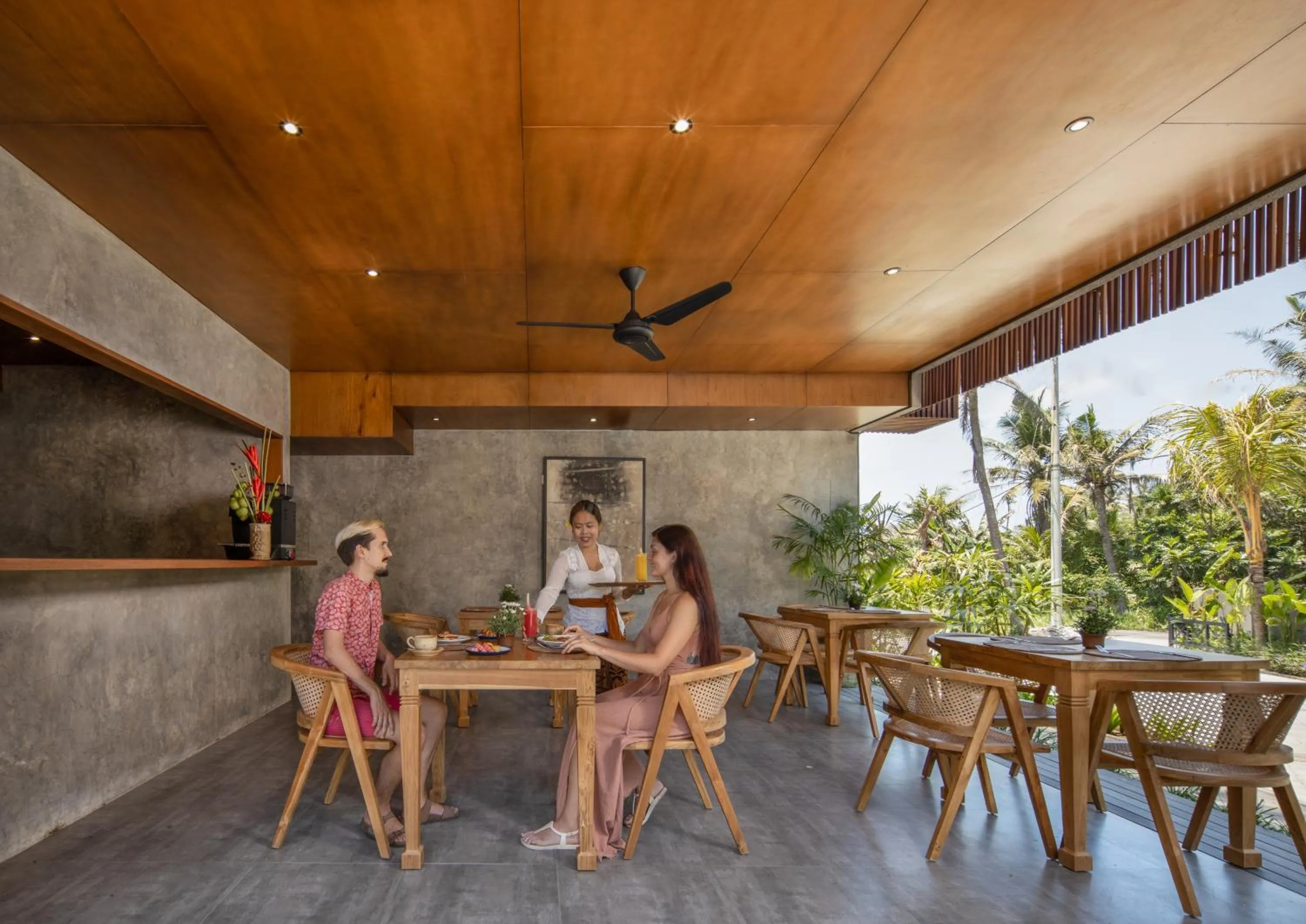 Restaurant/places to eat in Agrapana Beach Villa