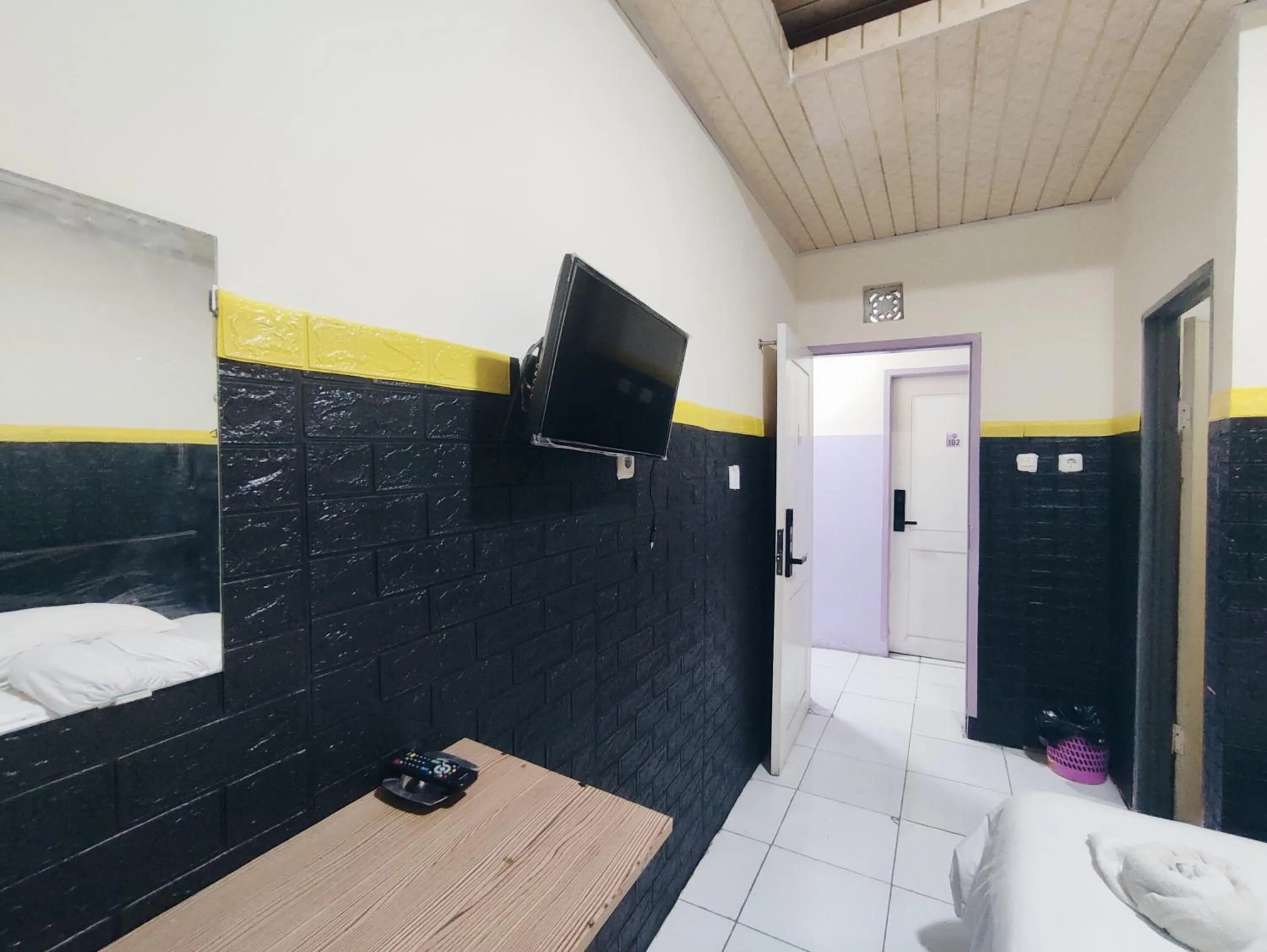 TV and multimedia in Superstar Residence Tomohon Redpartner