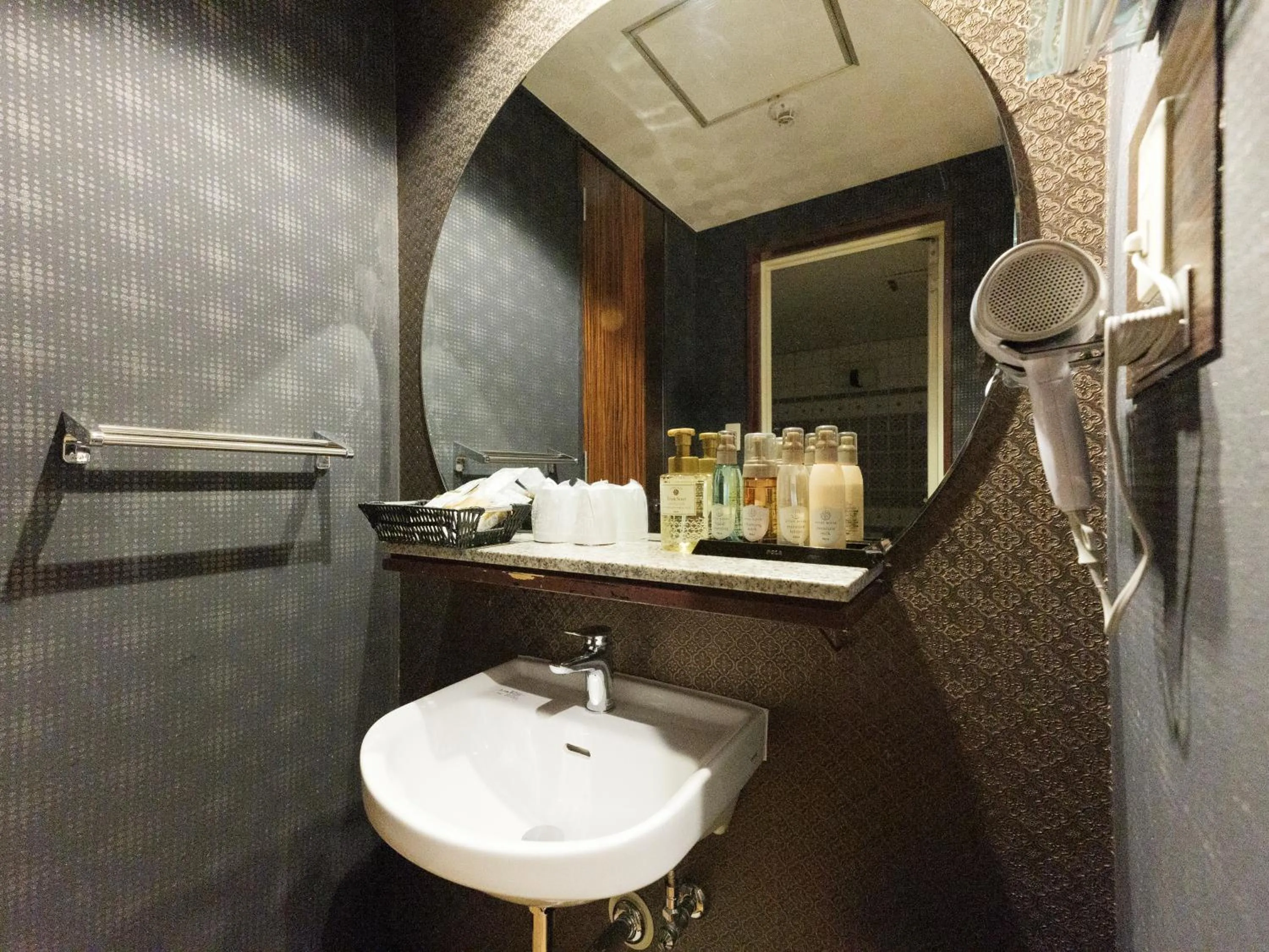 GLAMROSE -Adult Only Motel-