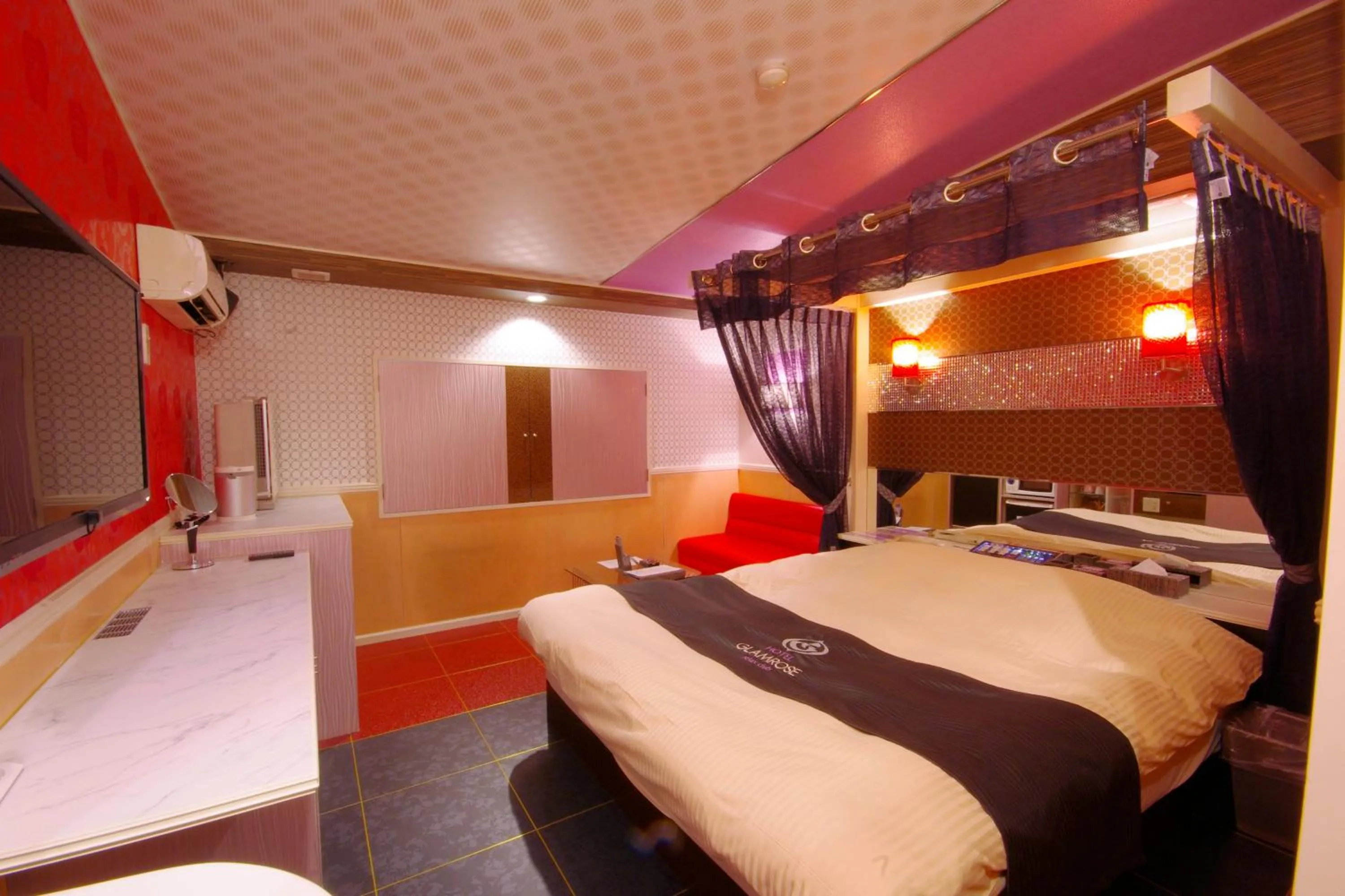 Bed in GLAMROSE -Adult Only Motel-