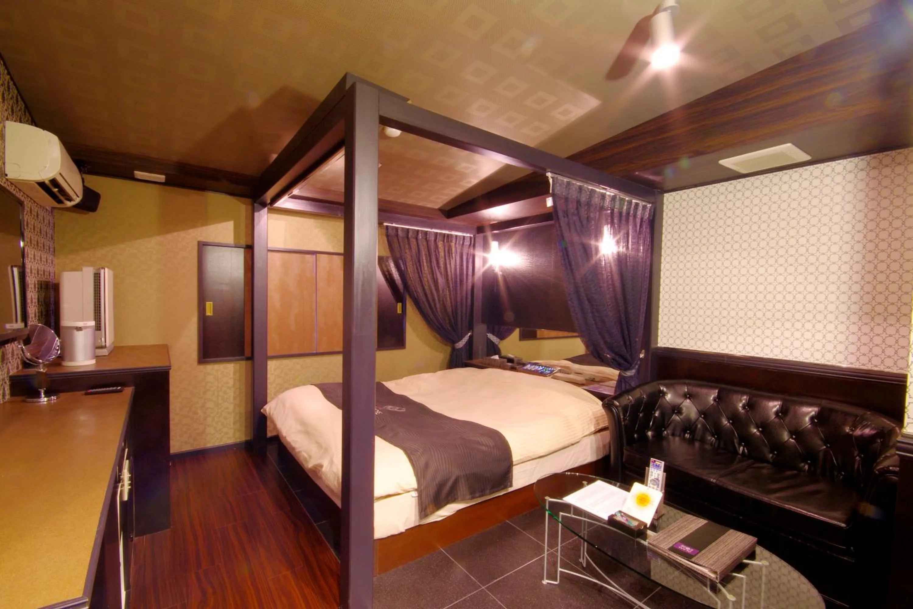 Bed in GLAMROSE -Adult Only Motel-