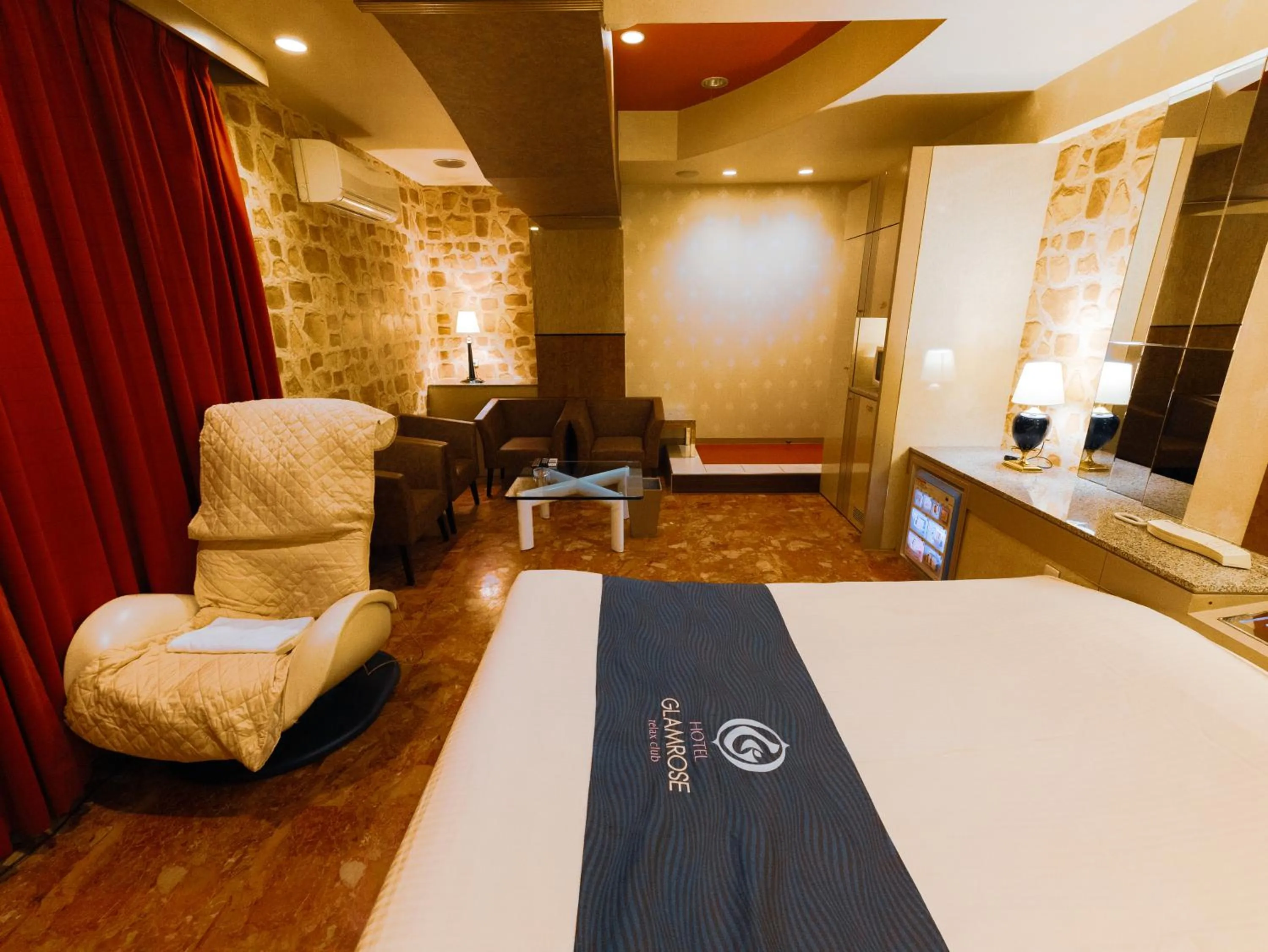 Bed in GLAMROSE -Adult Only Motel-