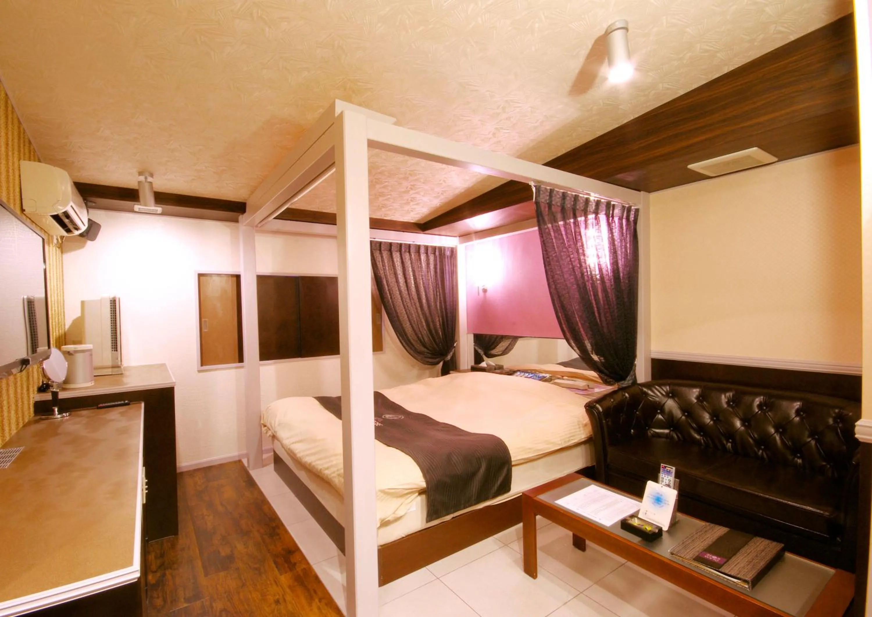 Bed in GLAMROSE -Adult Only Motel-