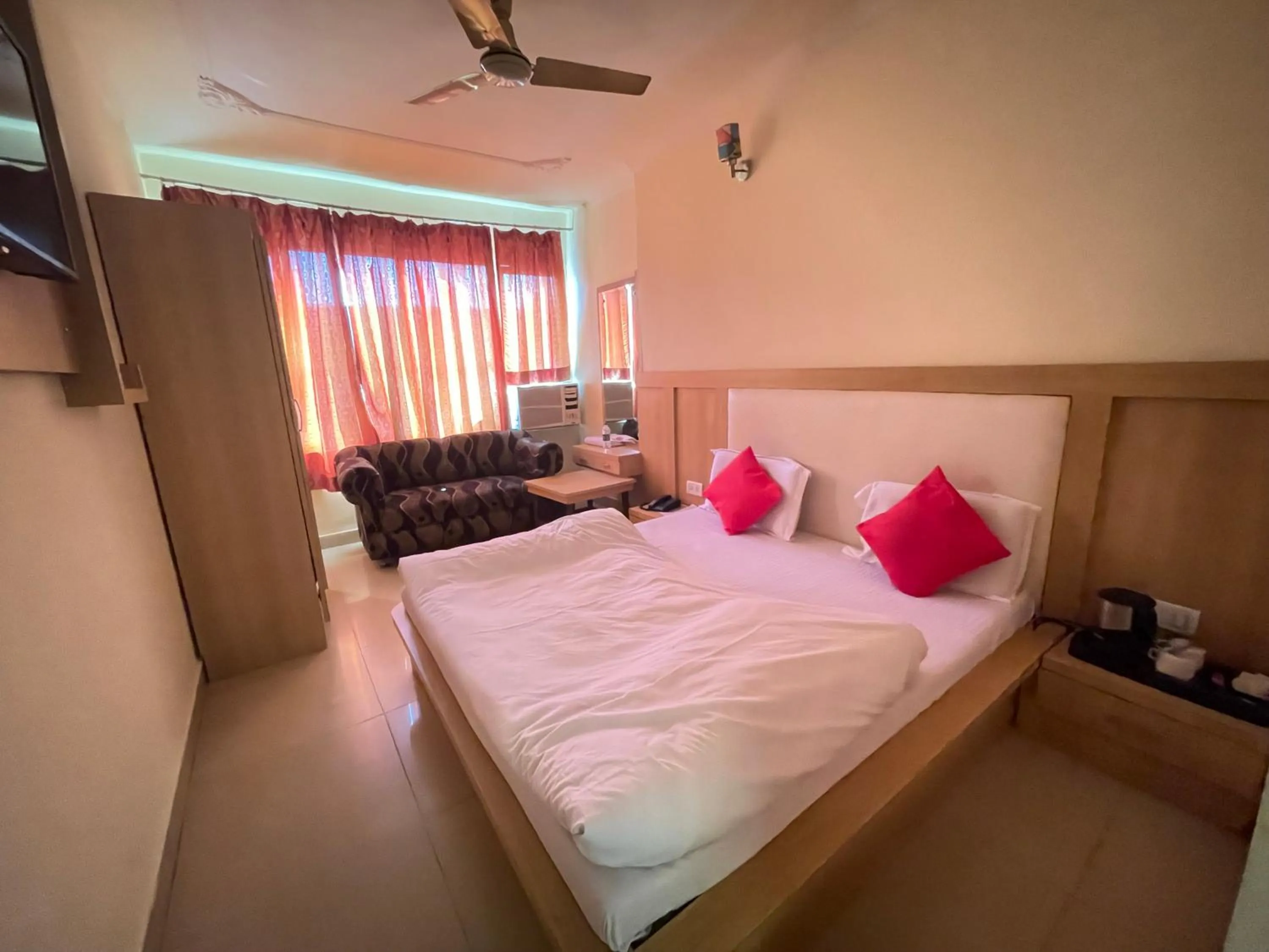 Property building in Hotel Himgiri