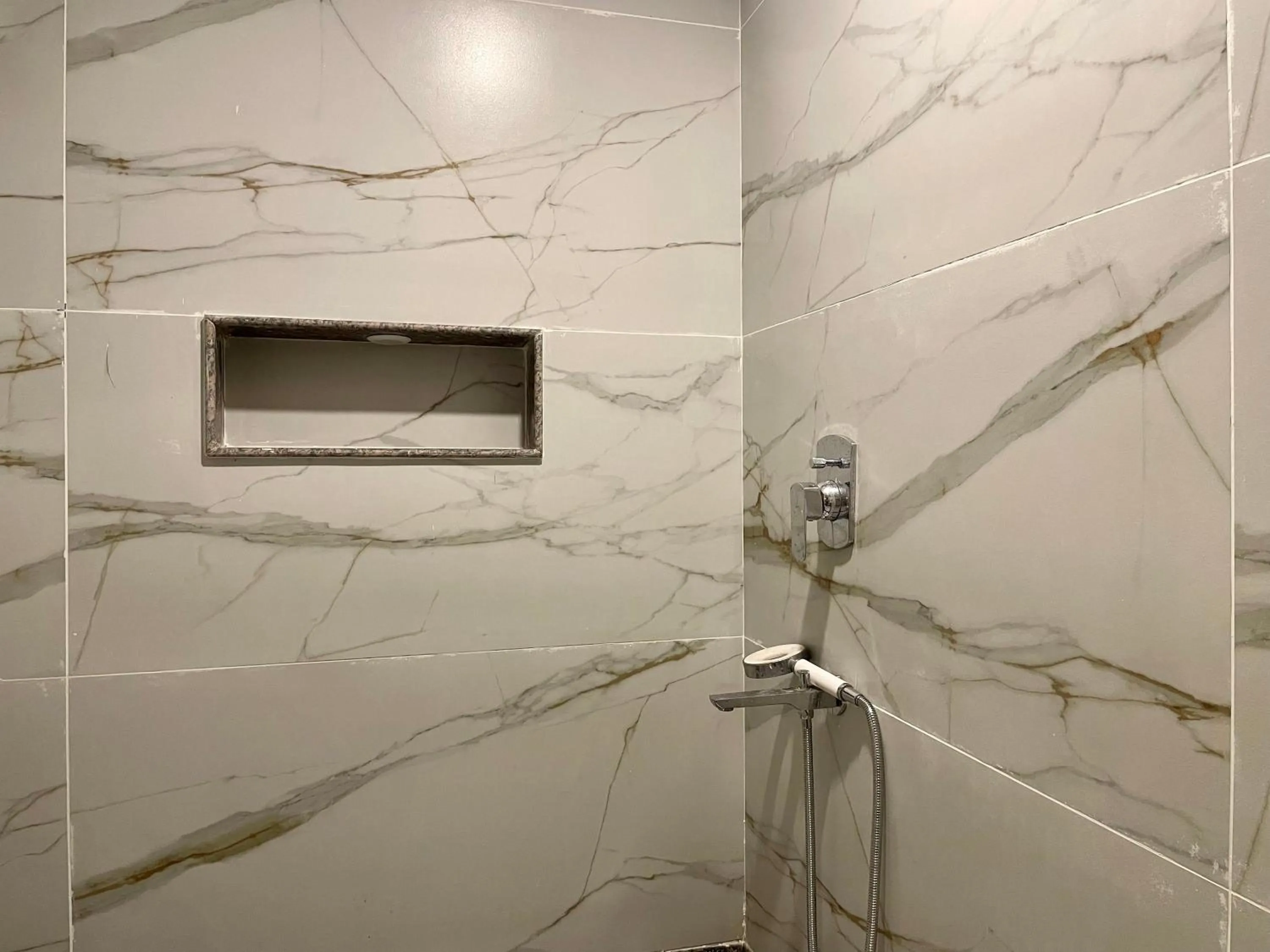 Bathroom in Hotel Himgiri