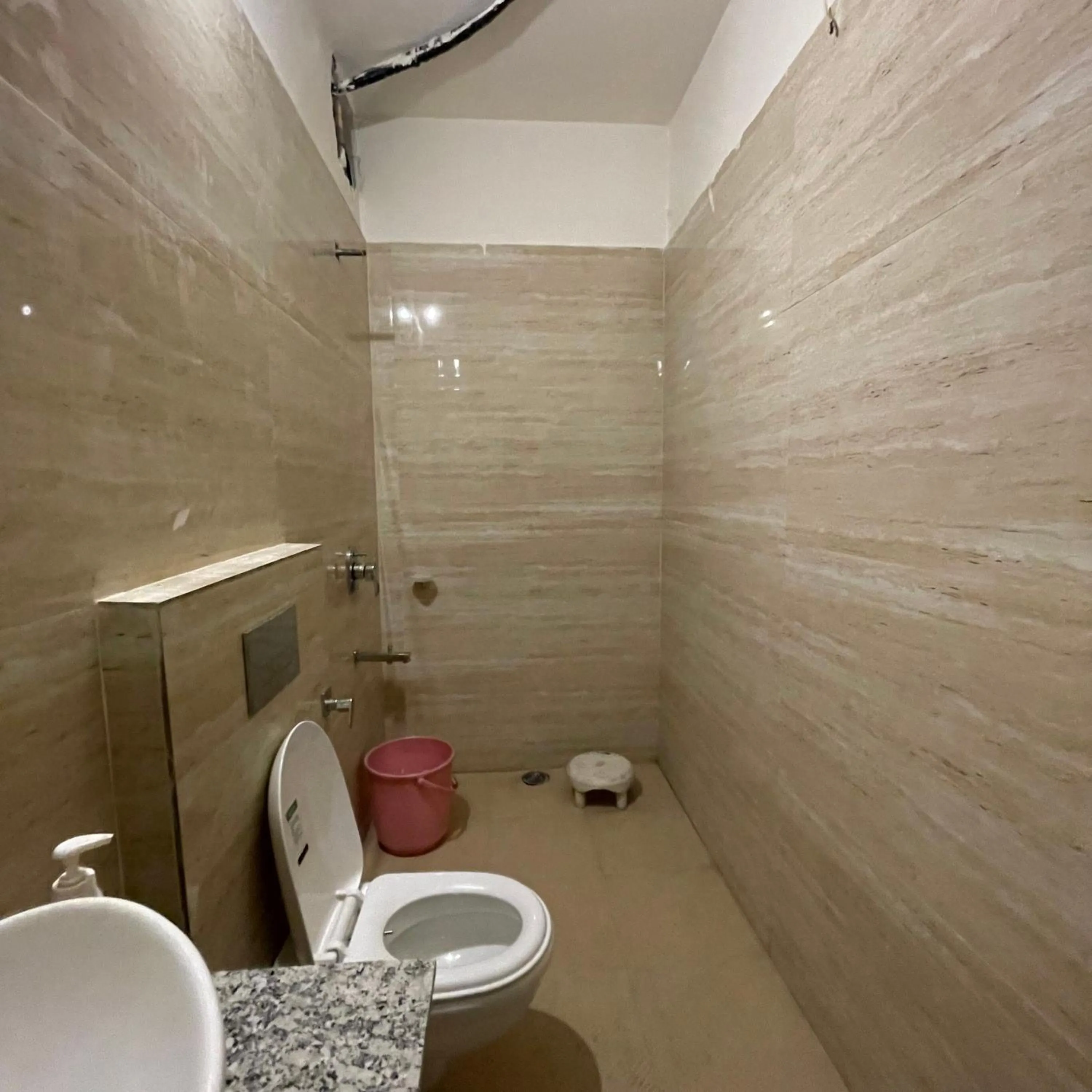 Bathroom in Hotel Himgiri