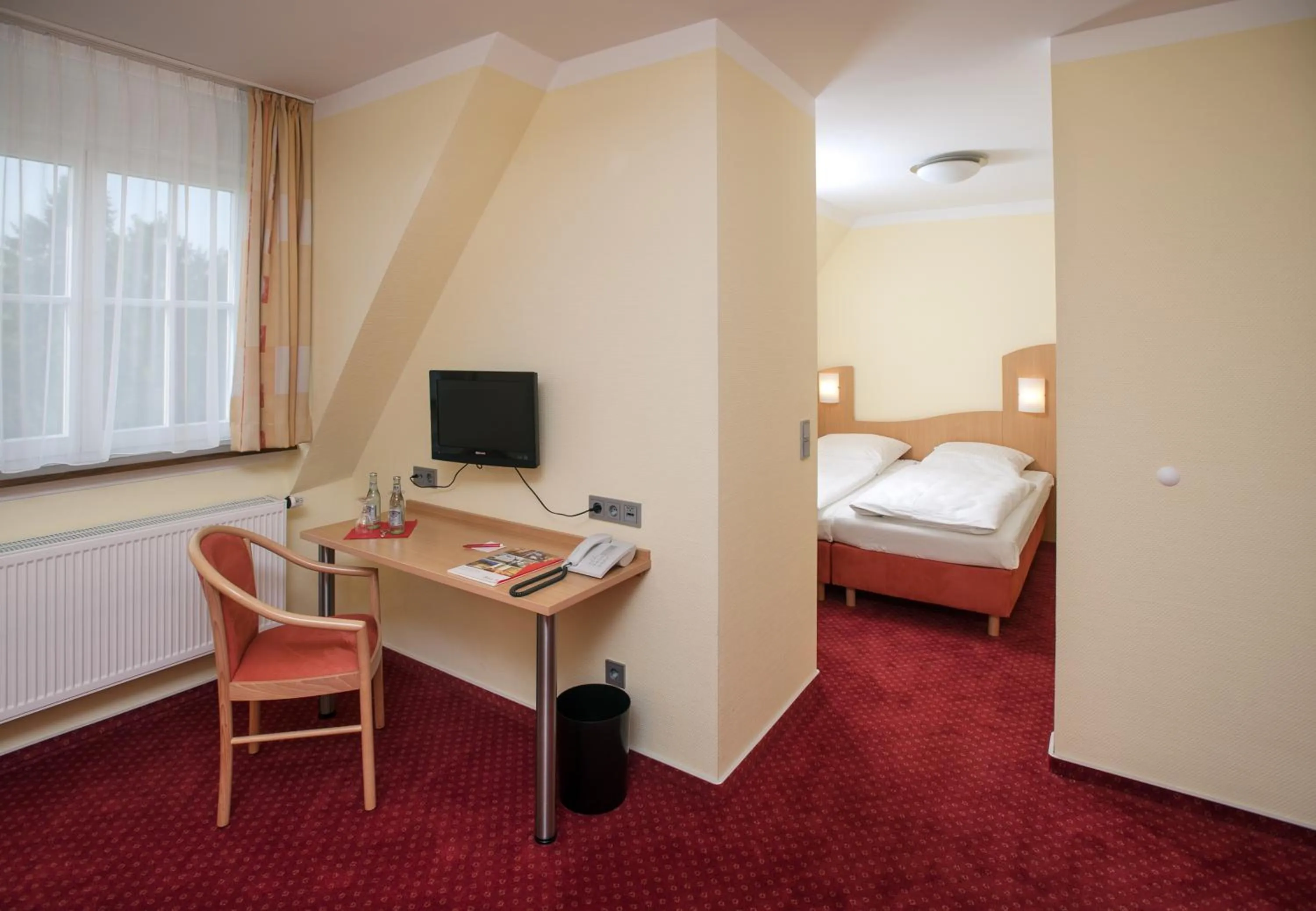 Photo of the whole room, Bed in Johanniterhotel