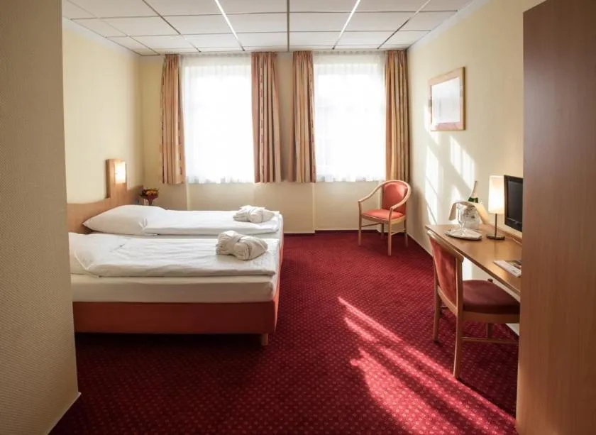 Photo of the whole room, Bed in Johanniterhotel