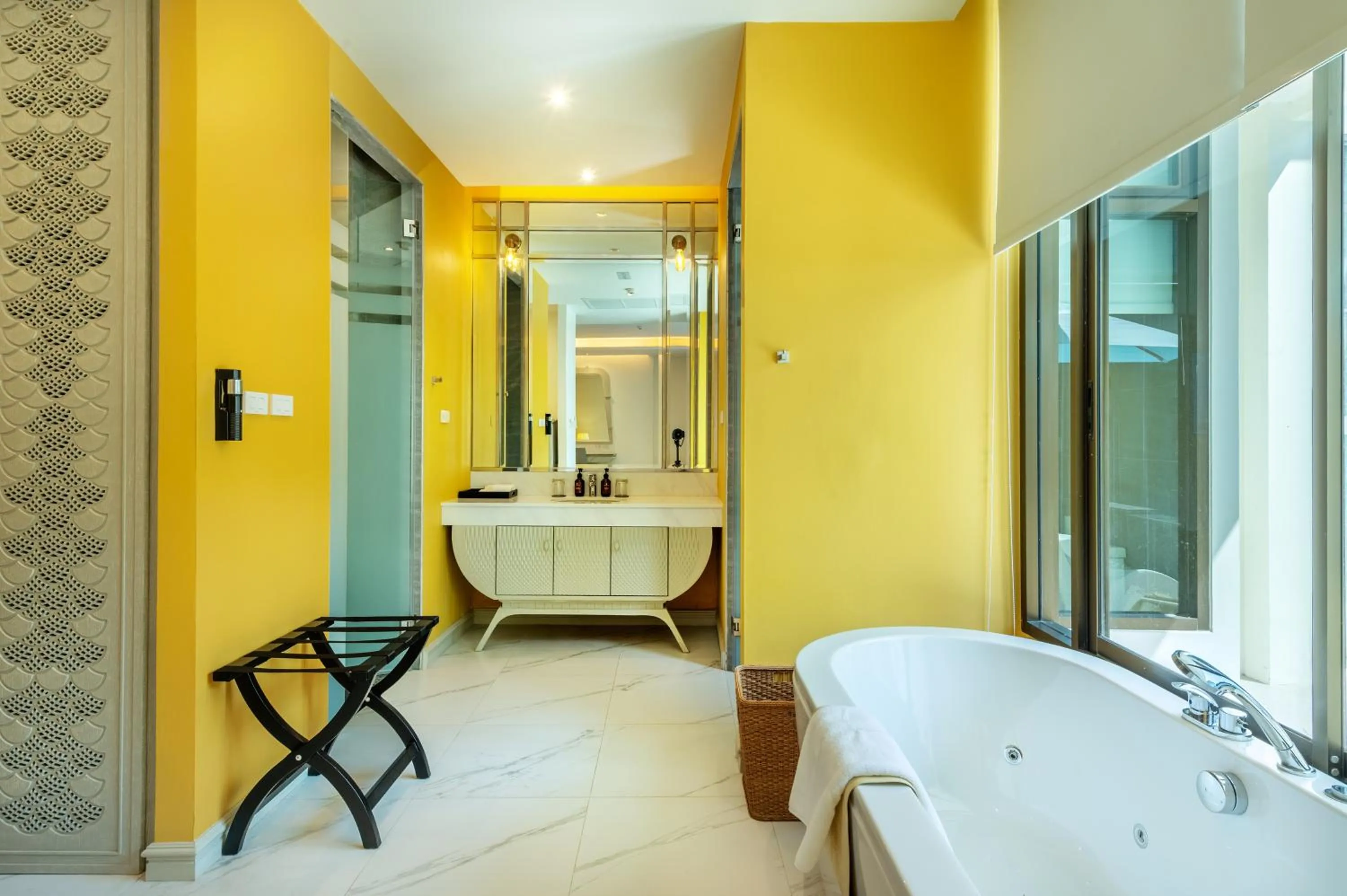 Bath, Bed in Phukalini Luxury Pool Villa & Onsen