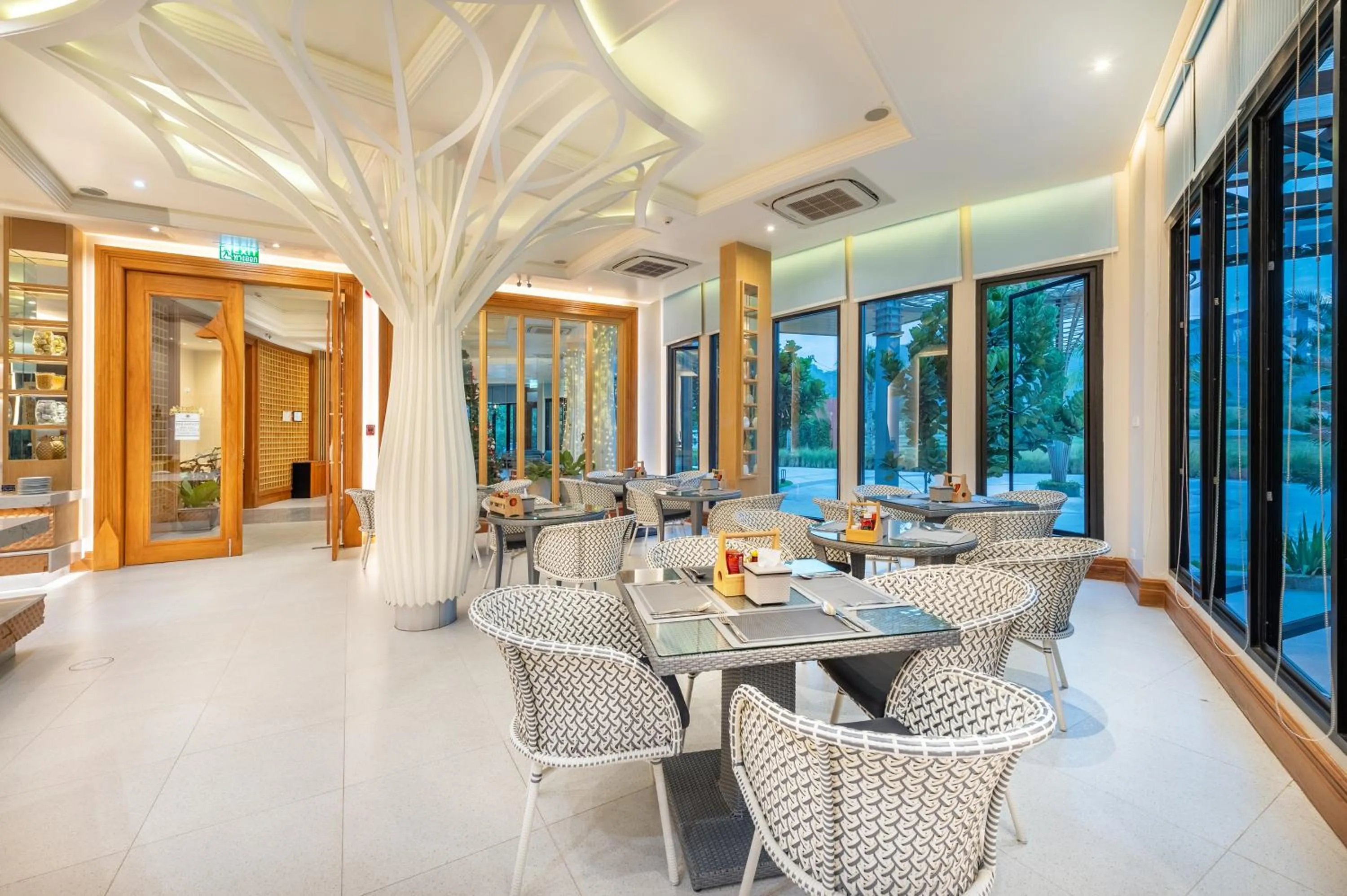 Restaurant/places to eat in Phukalini Luxury Pool Villa & Onsen