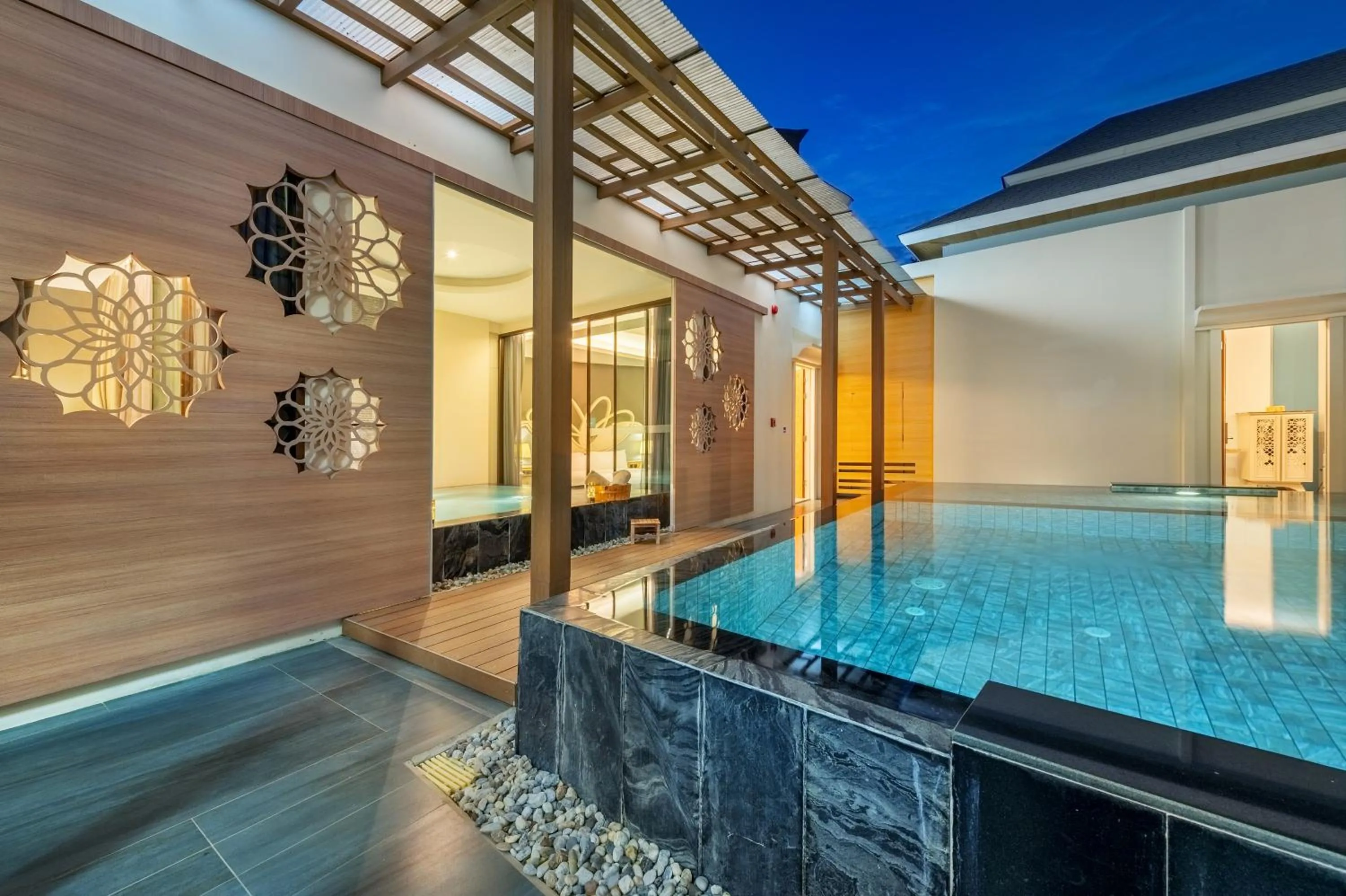 Hot Tub in Phukalini Luxury Pool Villa & Onsen