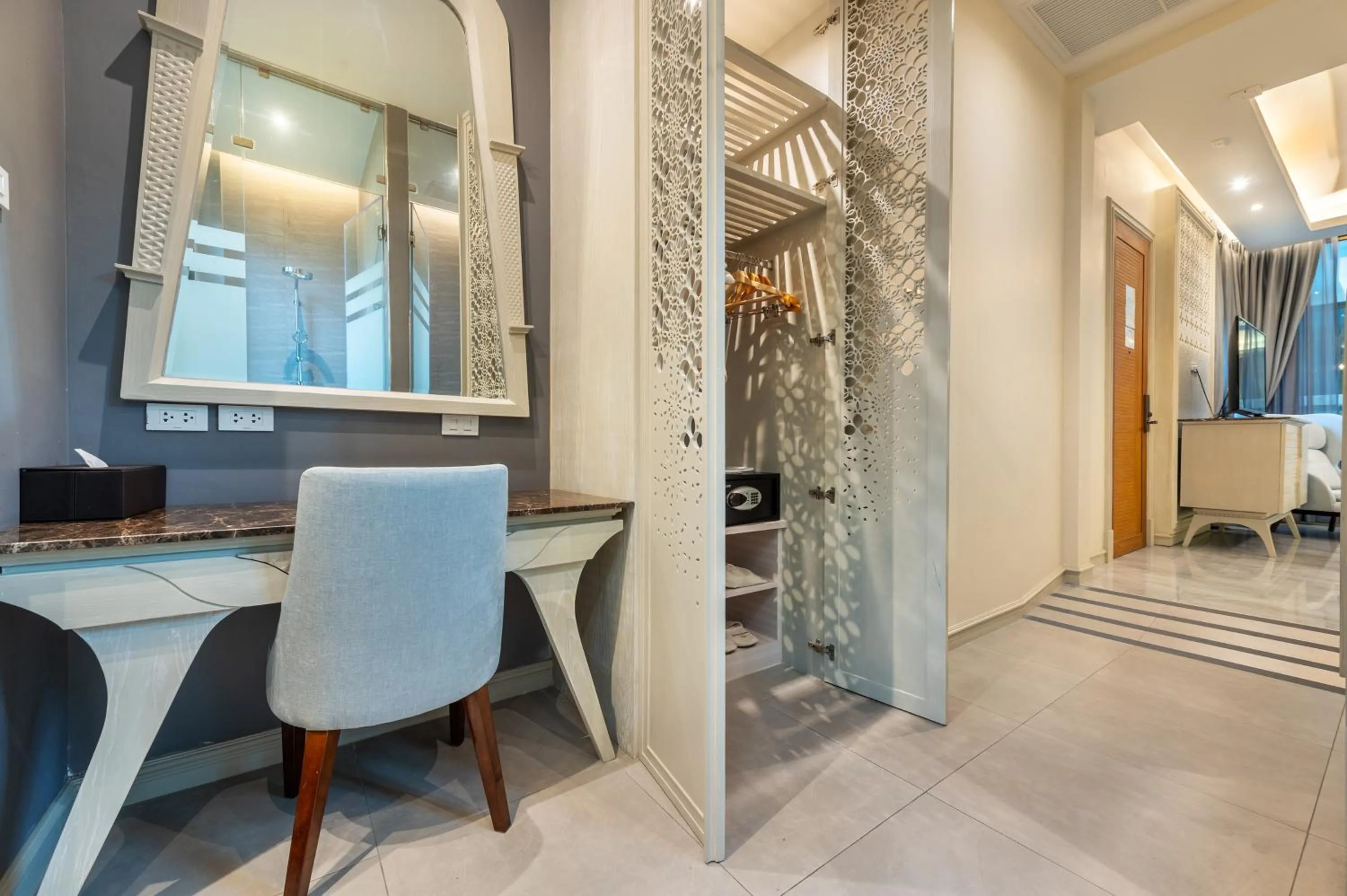 wardrobe in Phukalini Luxury Pool Villa & Onsen