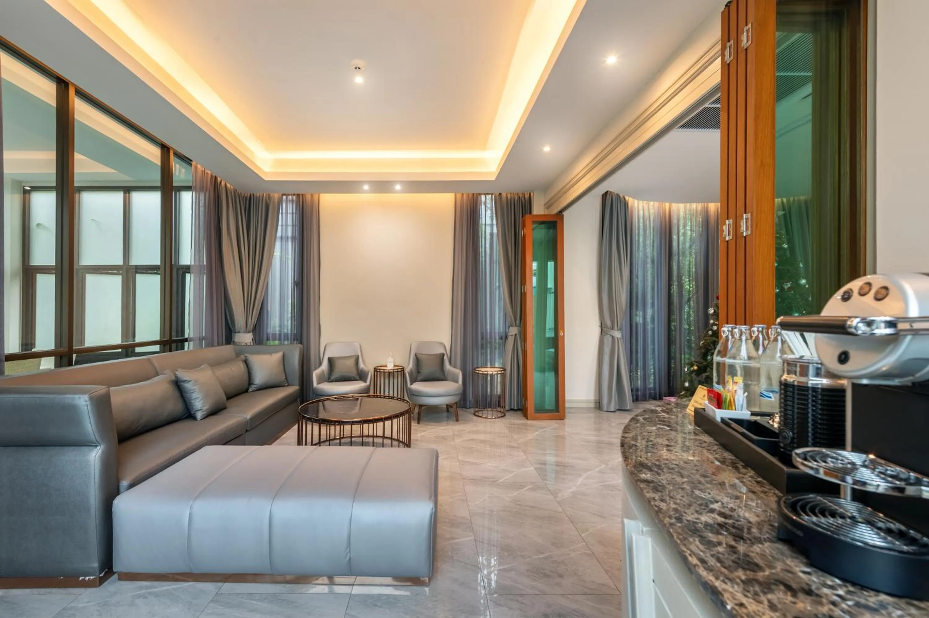 Living room in Phukalini Luxury Pool Villa & Onsen