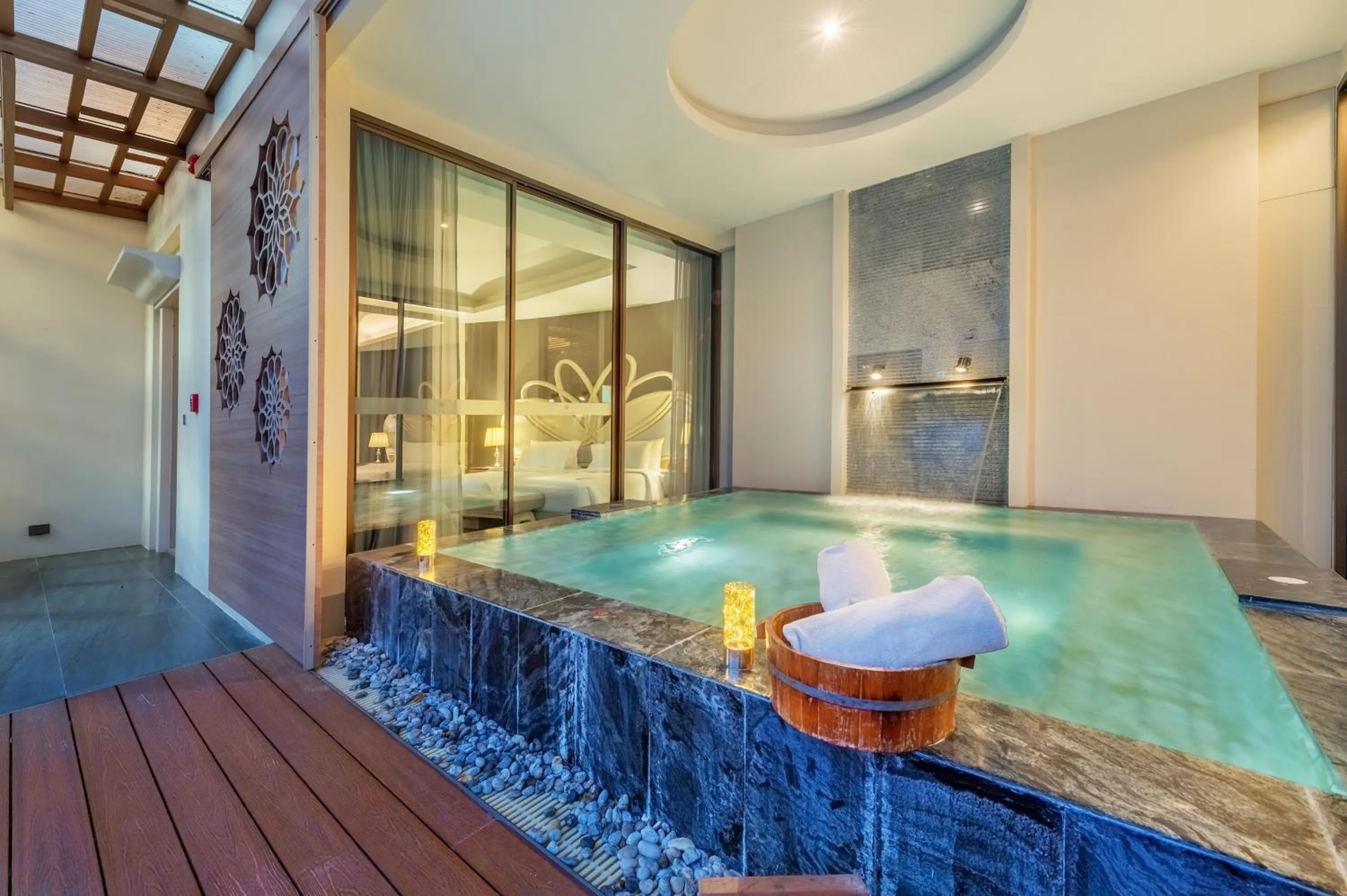 Hot Tub in Phukalini Luxury Pool Villa & Onsen
