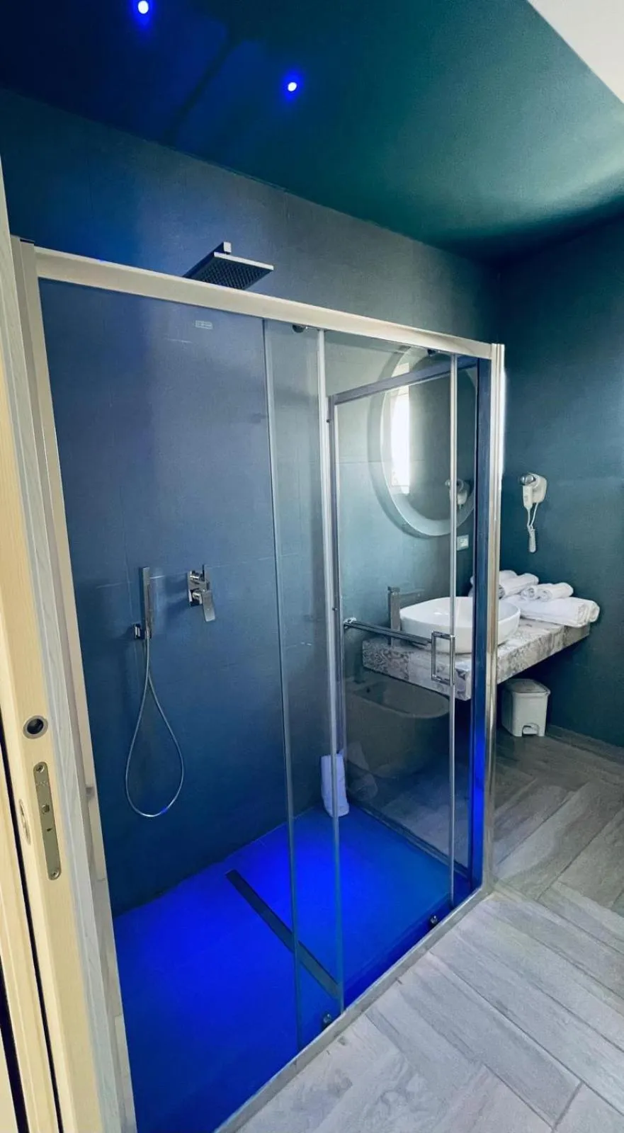 Shower in Aquamarì B&B