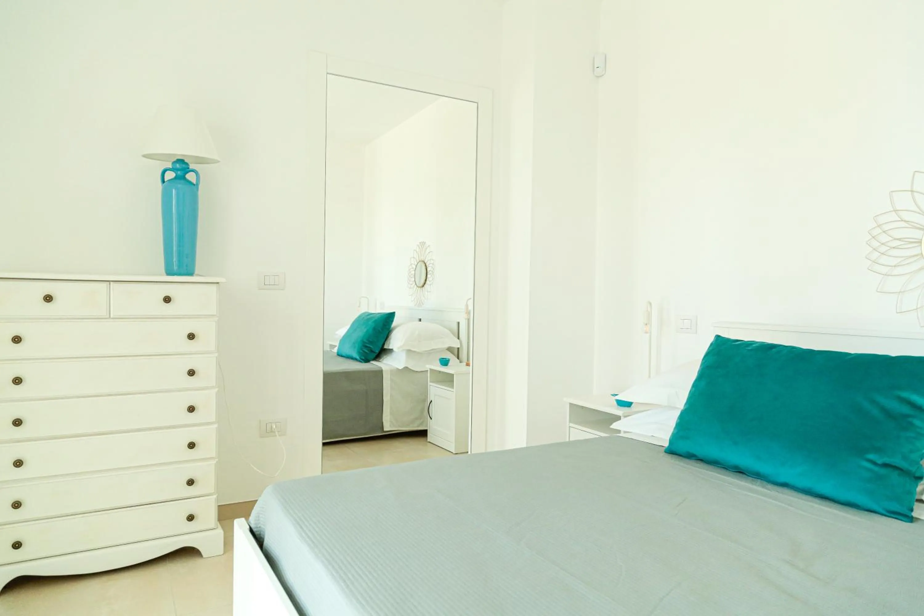 Photo of the whole room, Bed in Casa Clementina Rooms vista mare