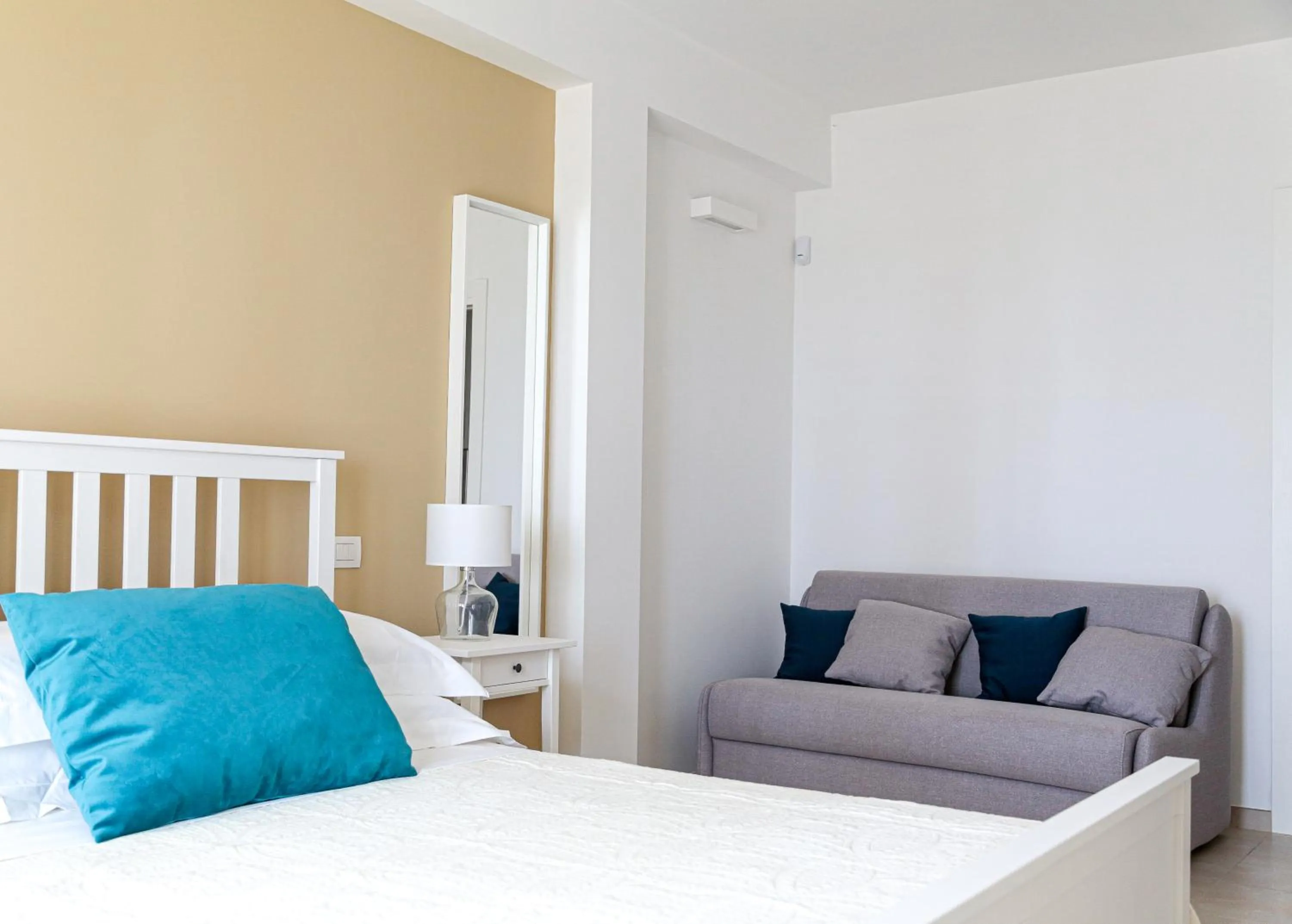 Photo of the whole room, Bed in Casa Clementina Rooms vista mare