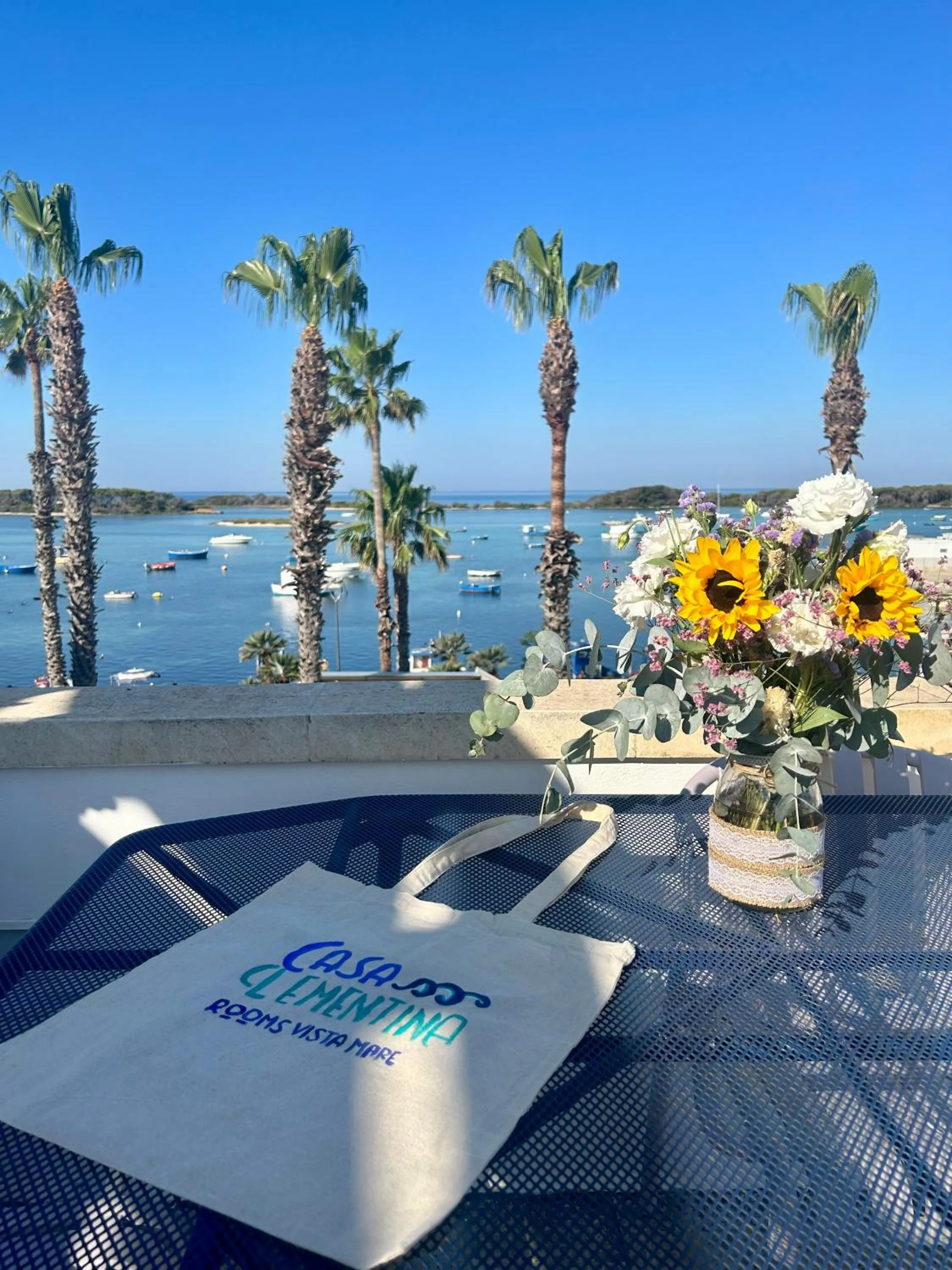 Property building in Casa Clementina Rooms vista mare