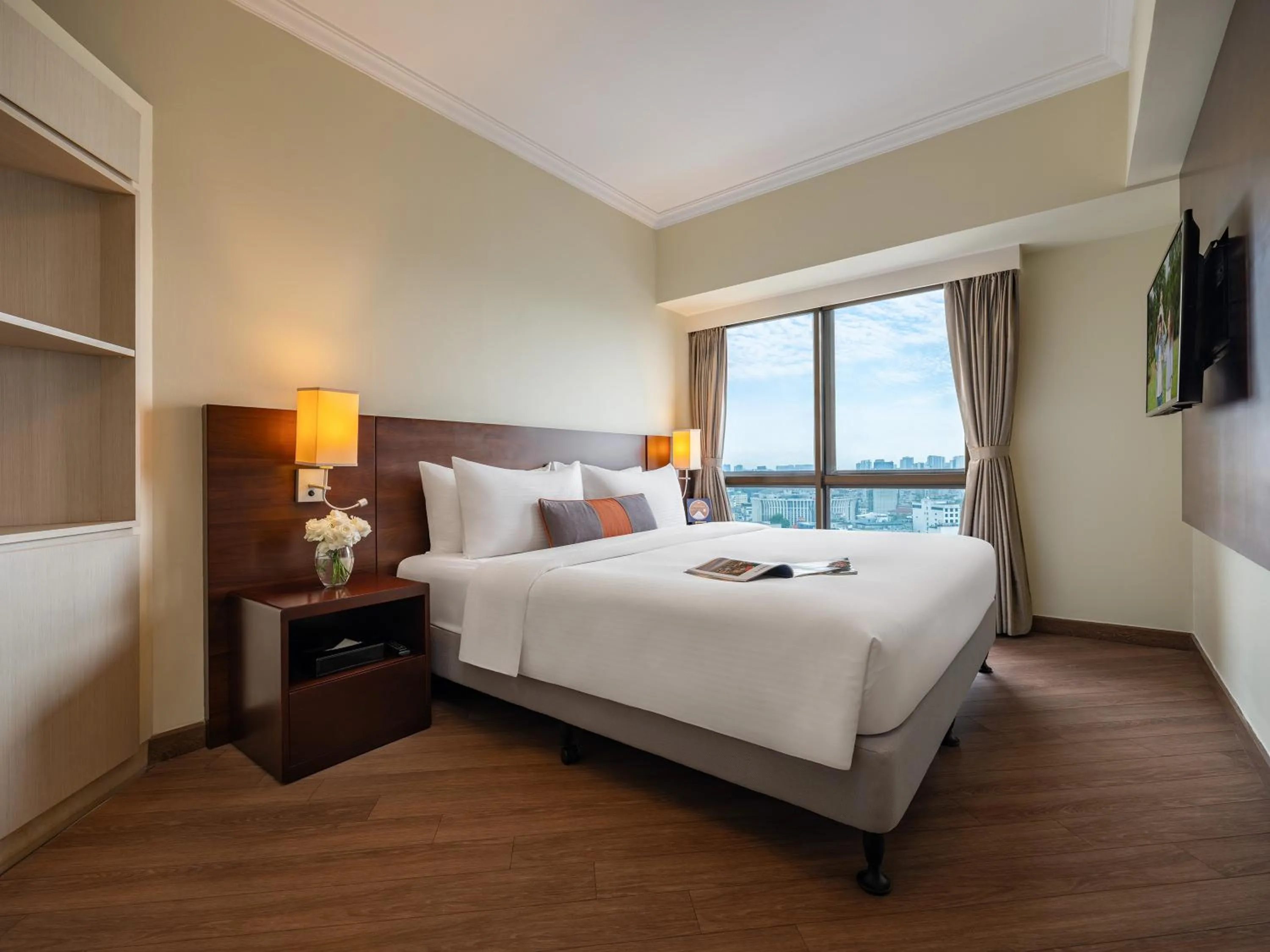 Bedroom, Bed in Somerset Grand Hanoi