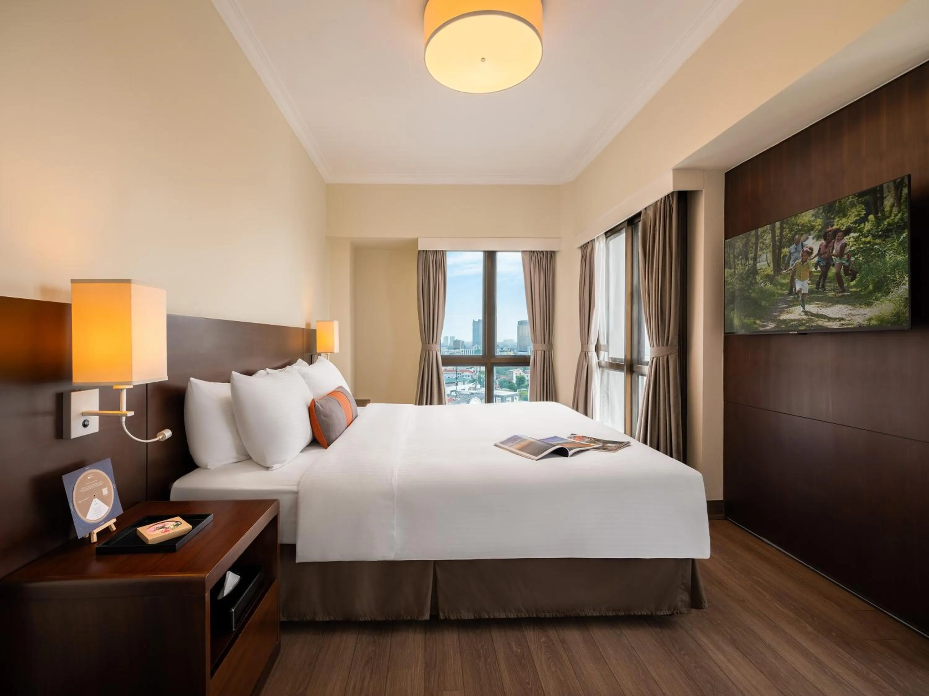 Bedroom, Bed in Somerset Grand Hanoi