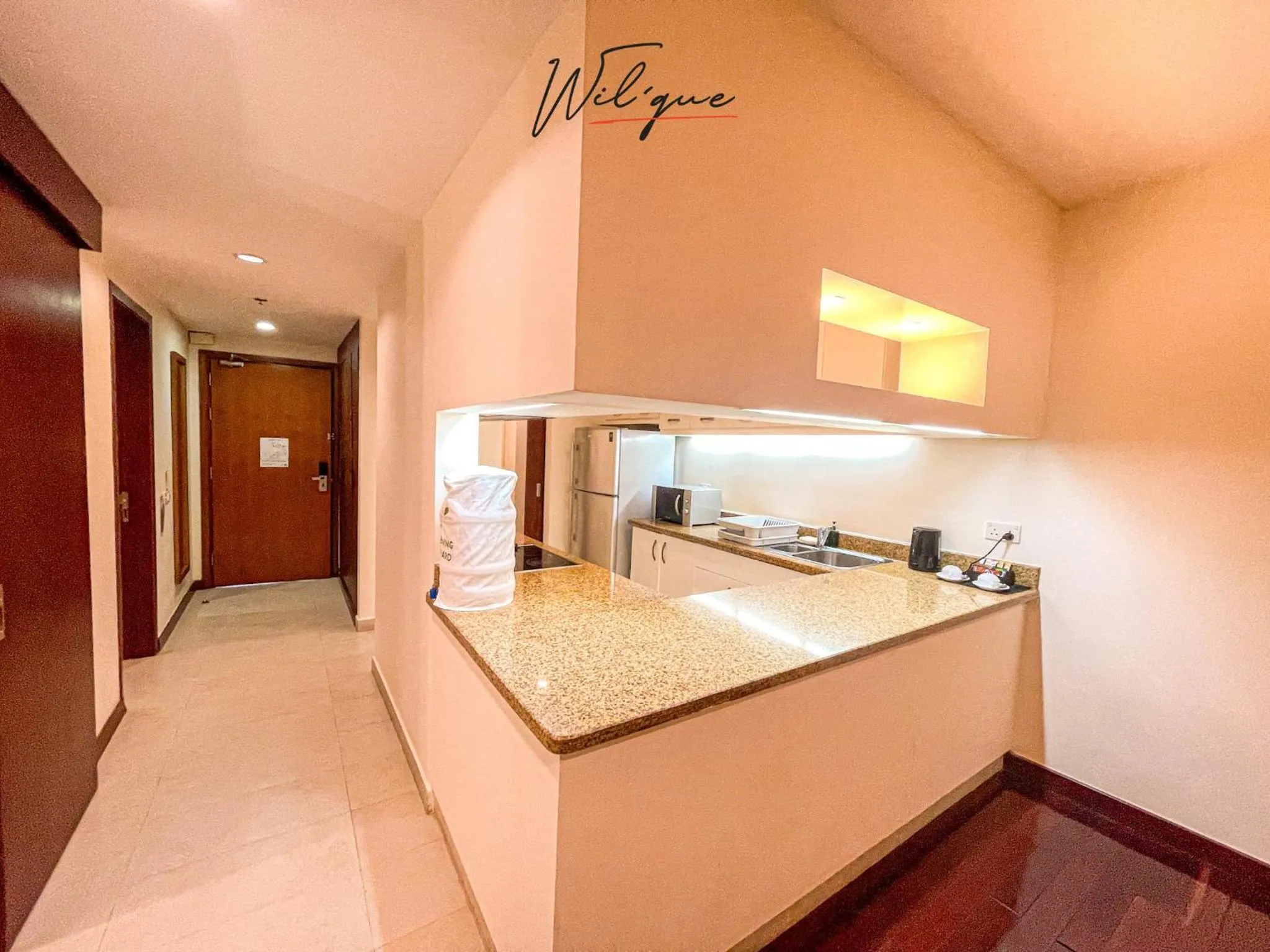 Kitchen or kitchenette in Wil'que Westlake Hotel & Residences