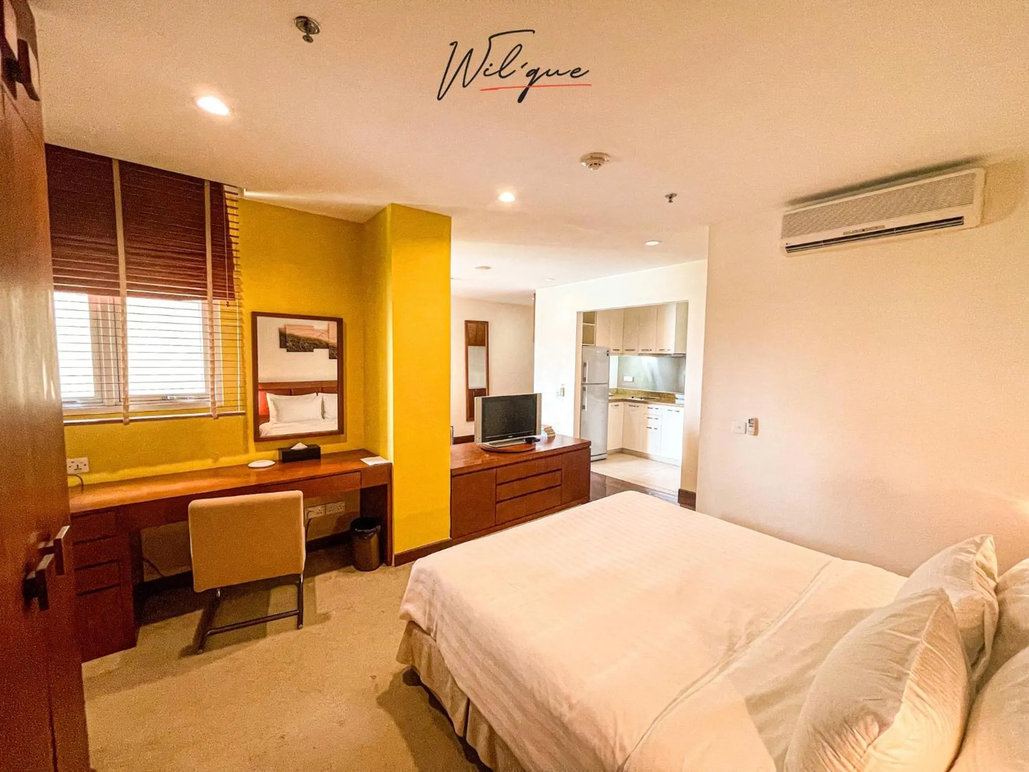 Photo of the whole room, Bed in Wil'que Westlake Hotel & Residences