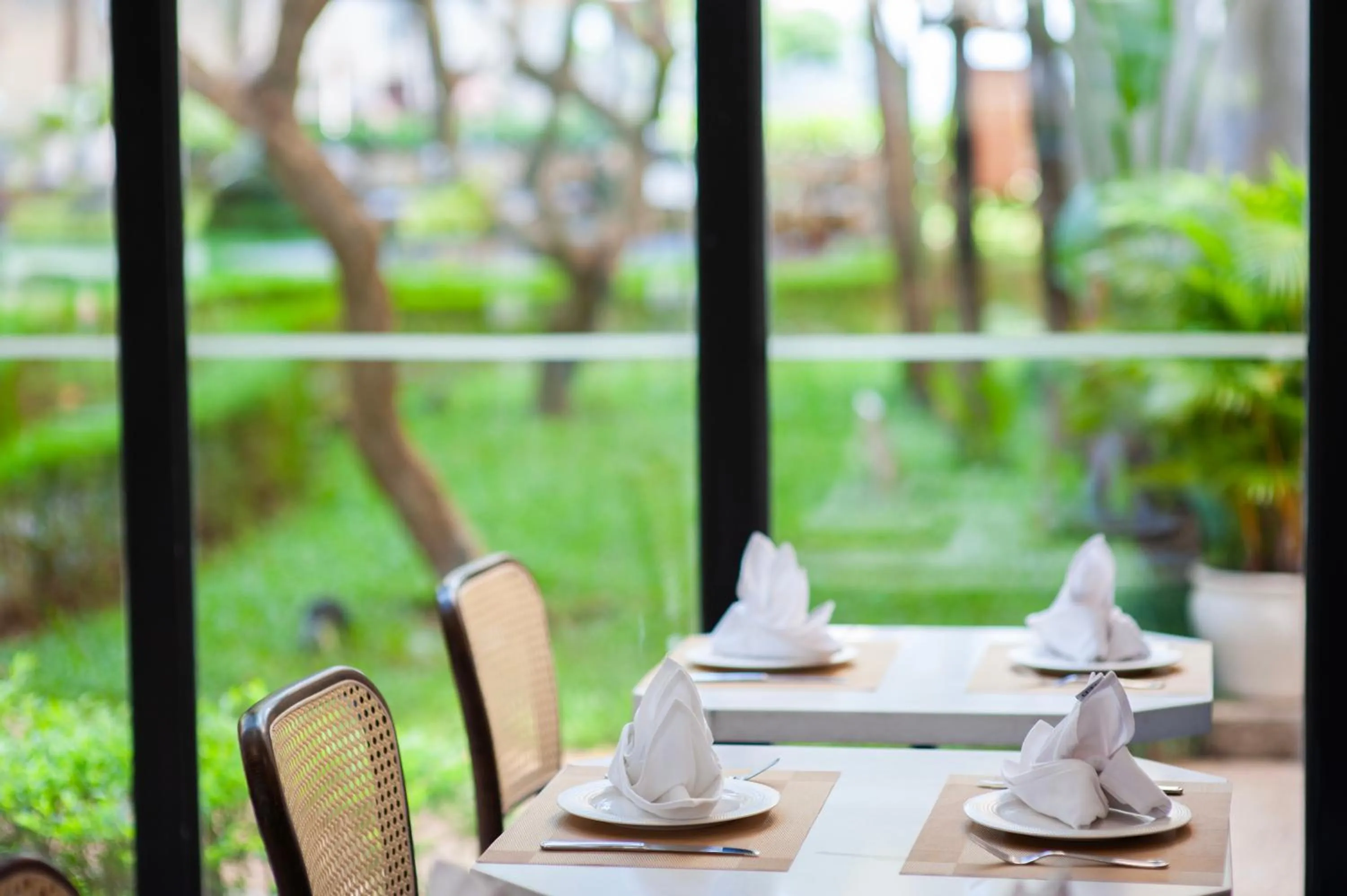 Restaurant/places to eat in Wil'que Westlake Hotel & Residences