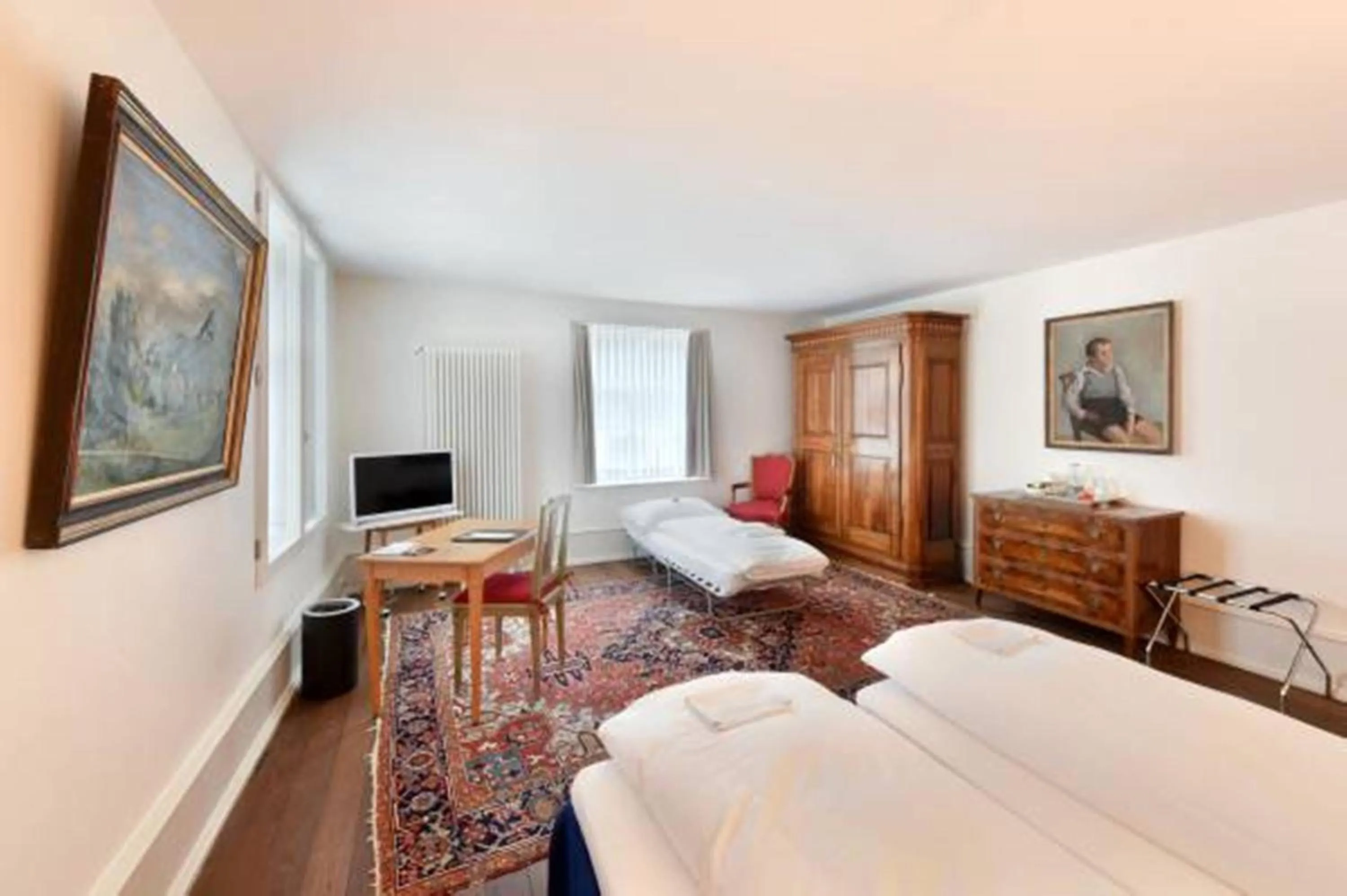 Photo of the whole room, Bed in Hotel im Schlosspark