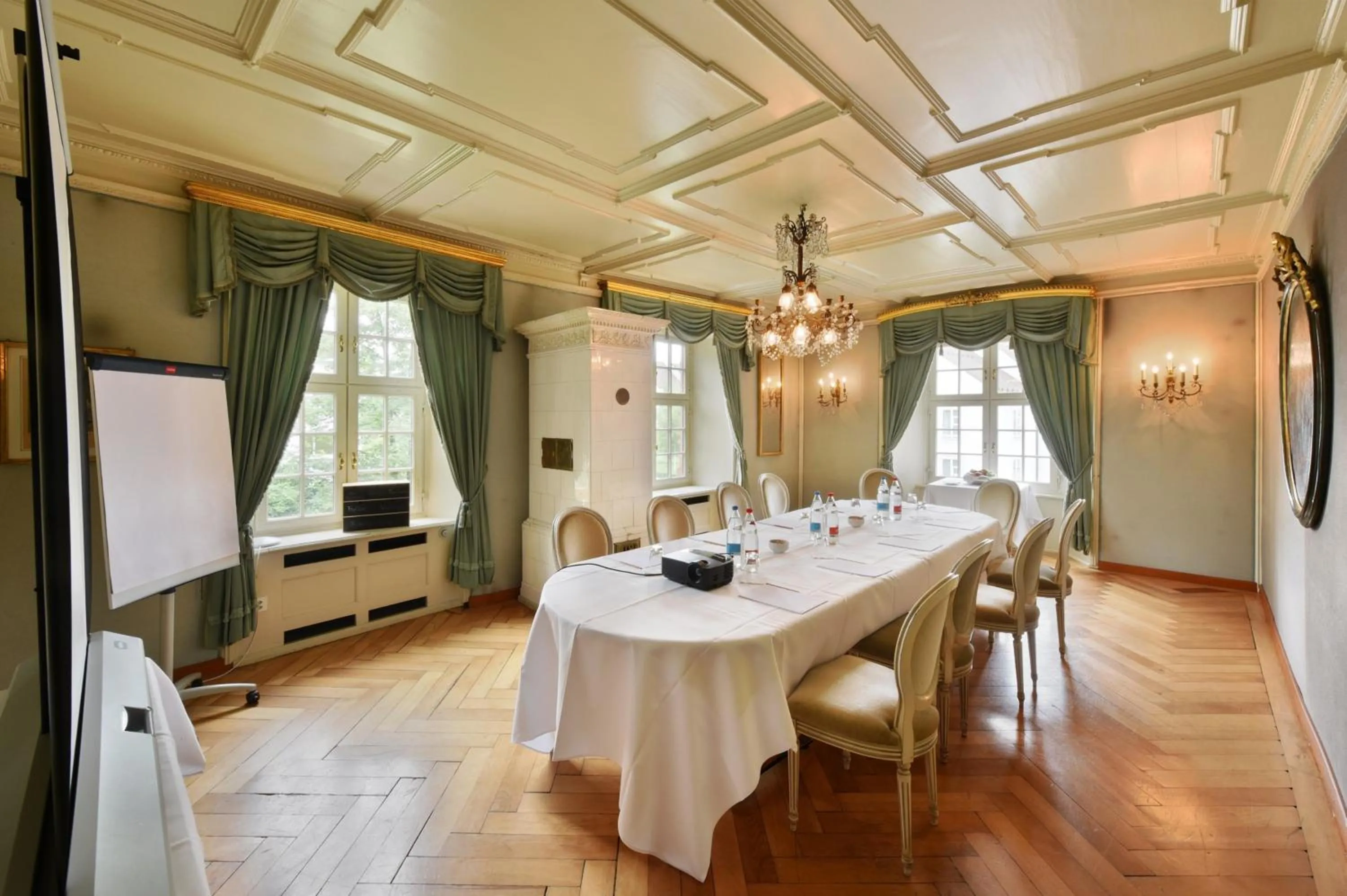 Restaurant/places to eat in Hotel im Schlosspark