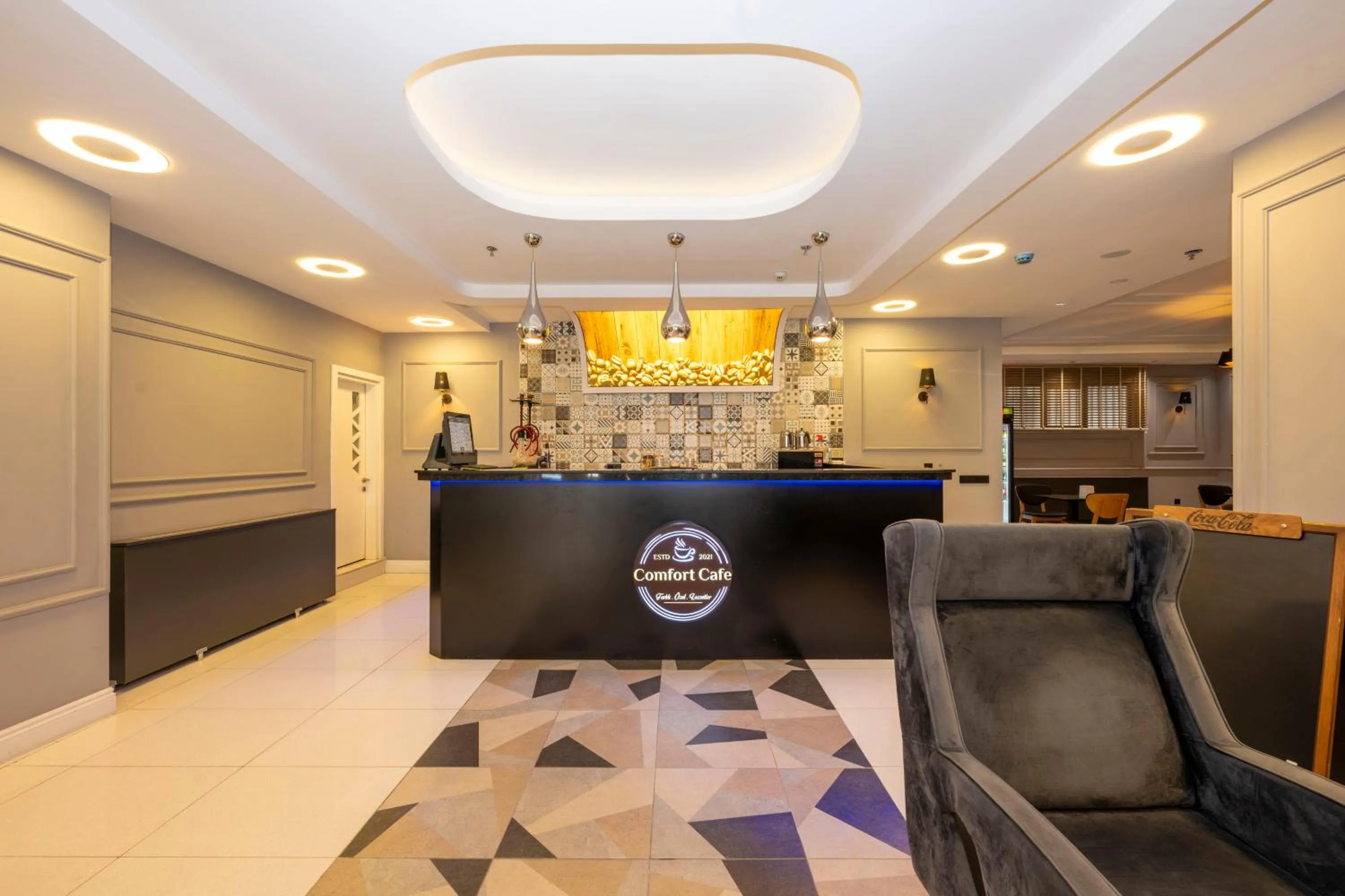 Restaurant/places to eat in Comfort Suites Hotel