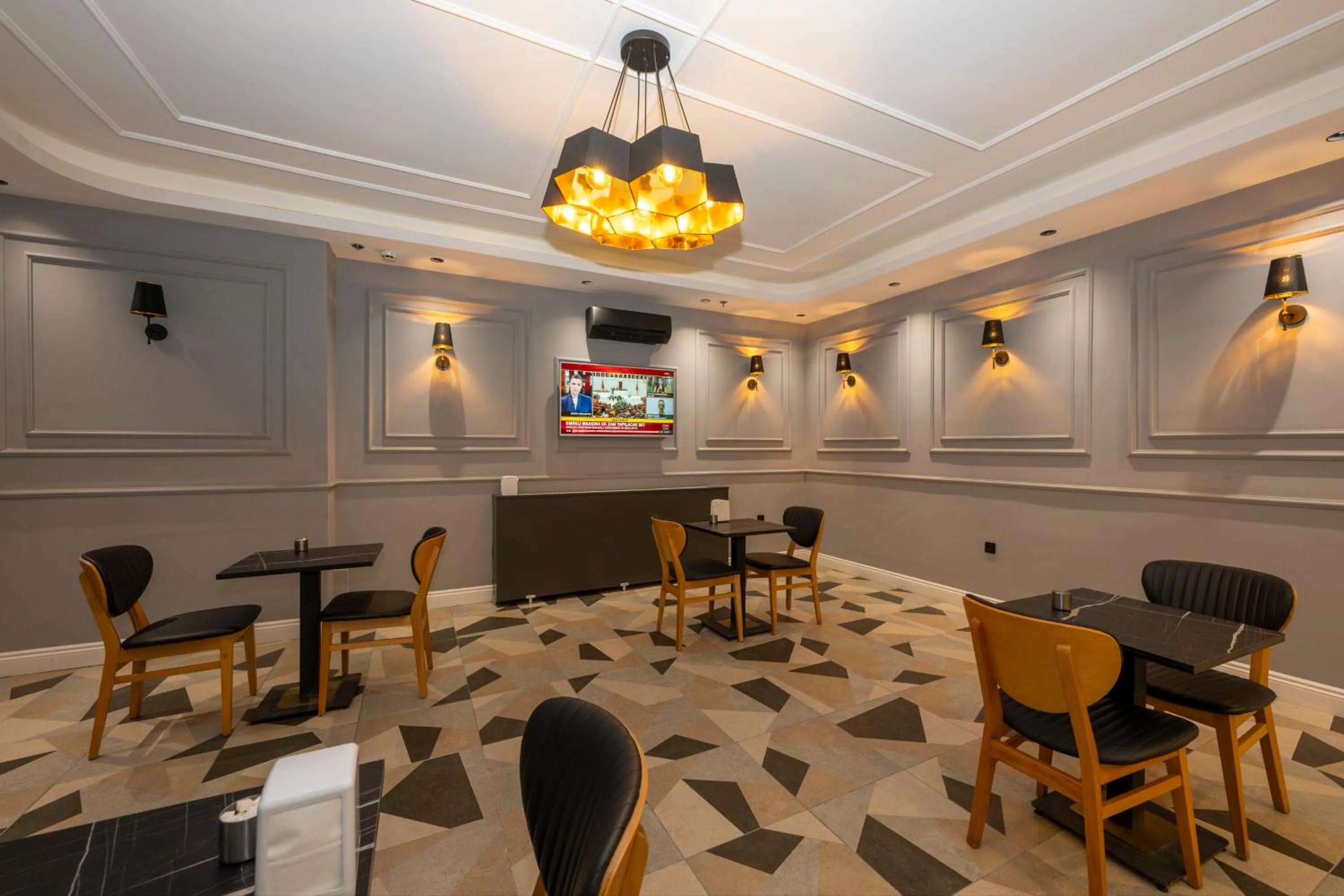 Restaurant/places to eat in Comfort Suites Hotel