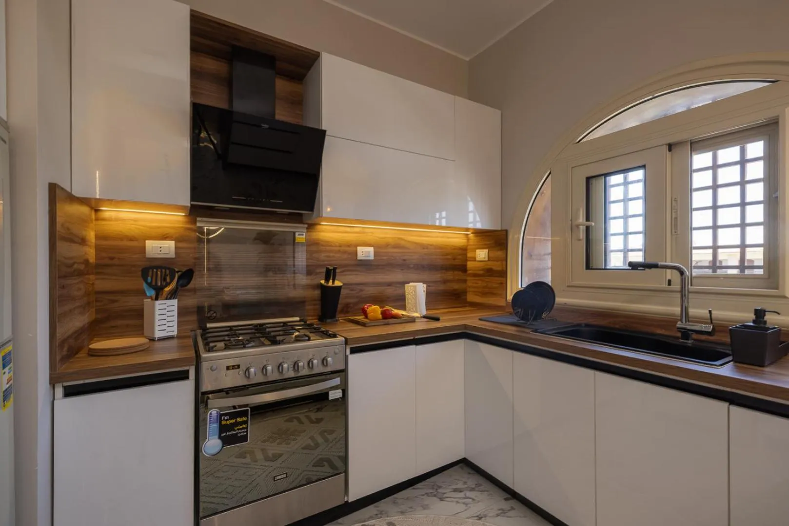 Kitchen or kitchenette in Marina Resort New Alamein By Seven Seasons