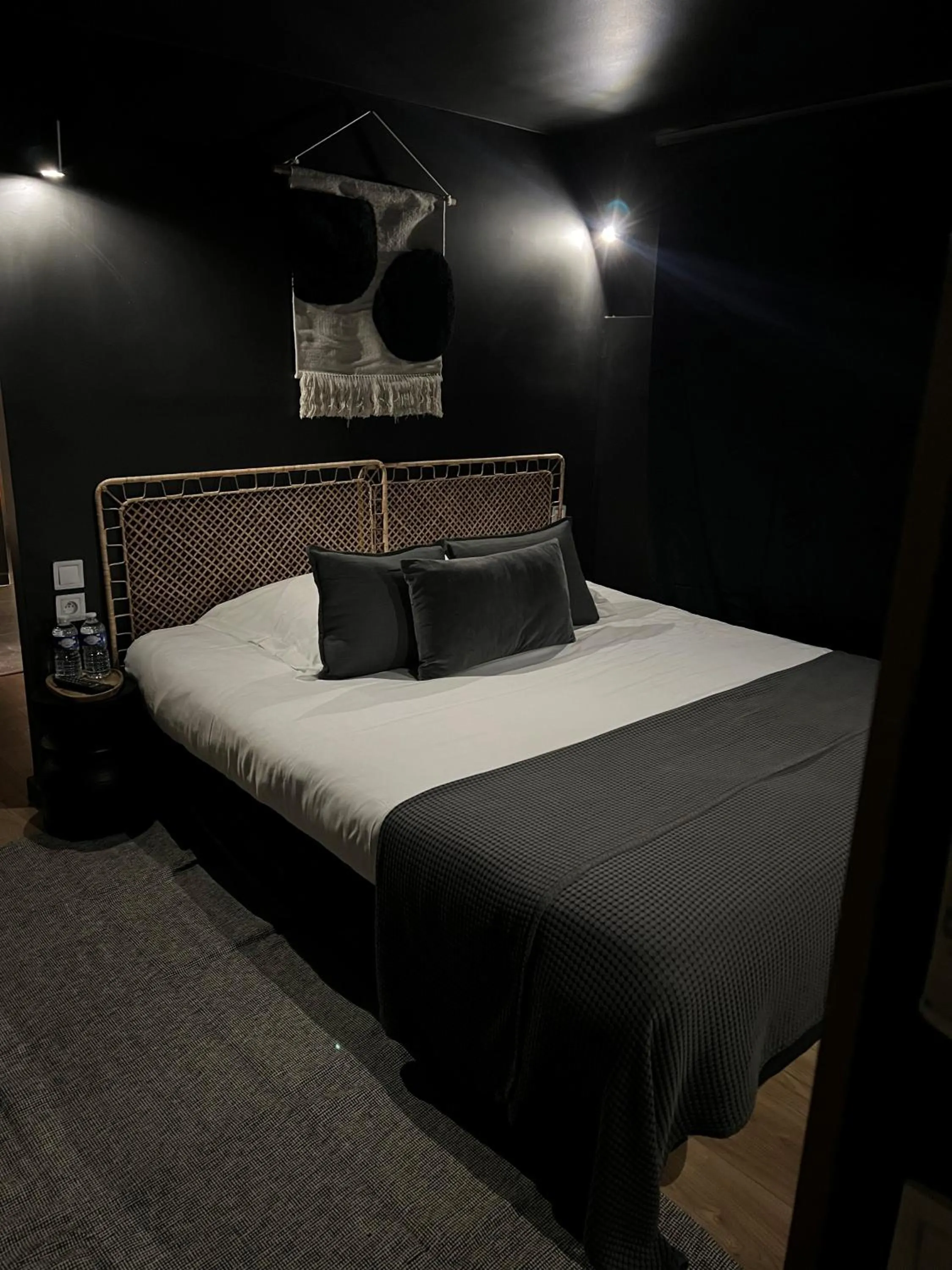 Bedroom, Bed in Hôtel Gallia Cannes