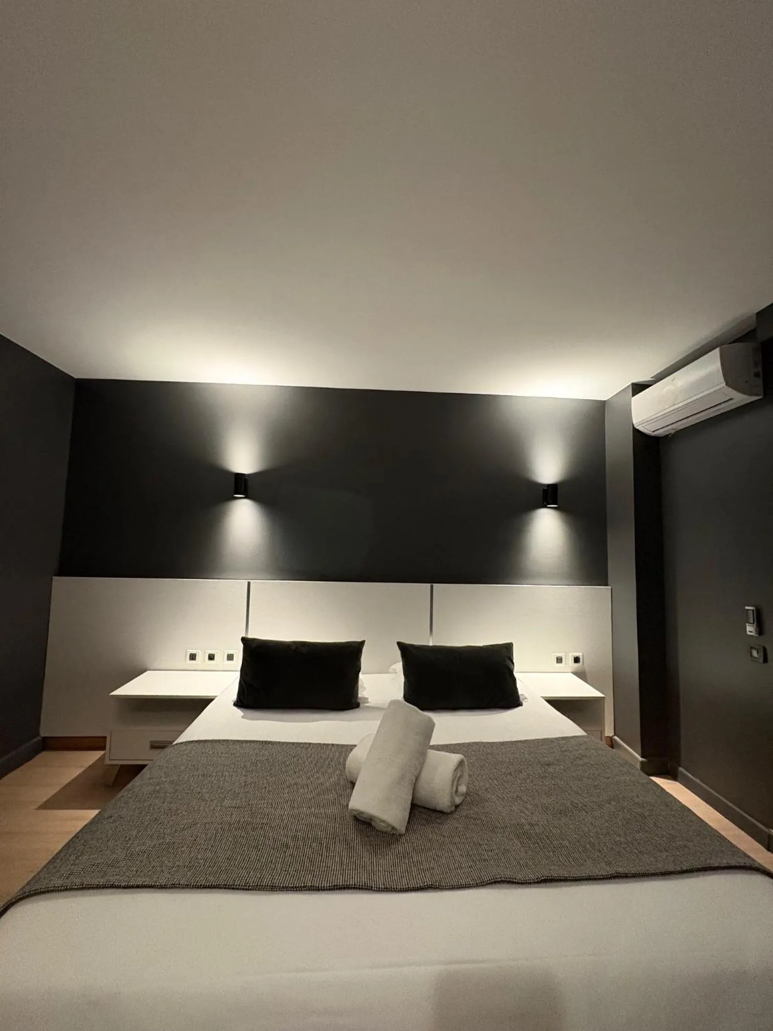 Bed in Hôtel Gallia Cannes