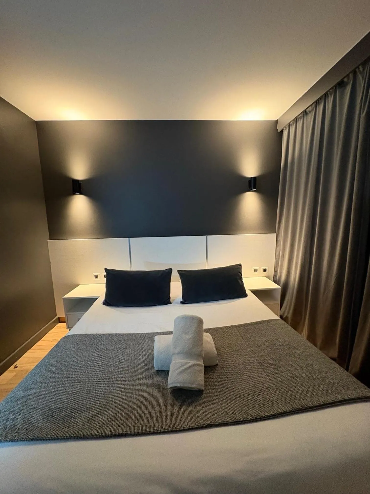 Bed in Hôtel Gallia Cannes