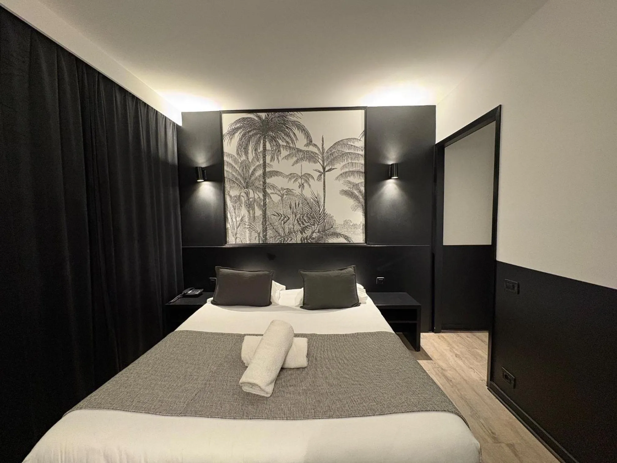 Bed in Hôtel Gallia Cannes