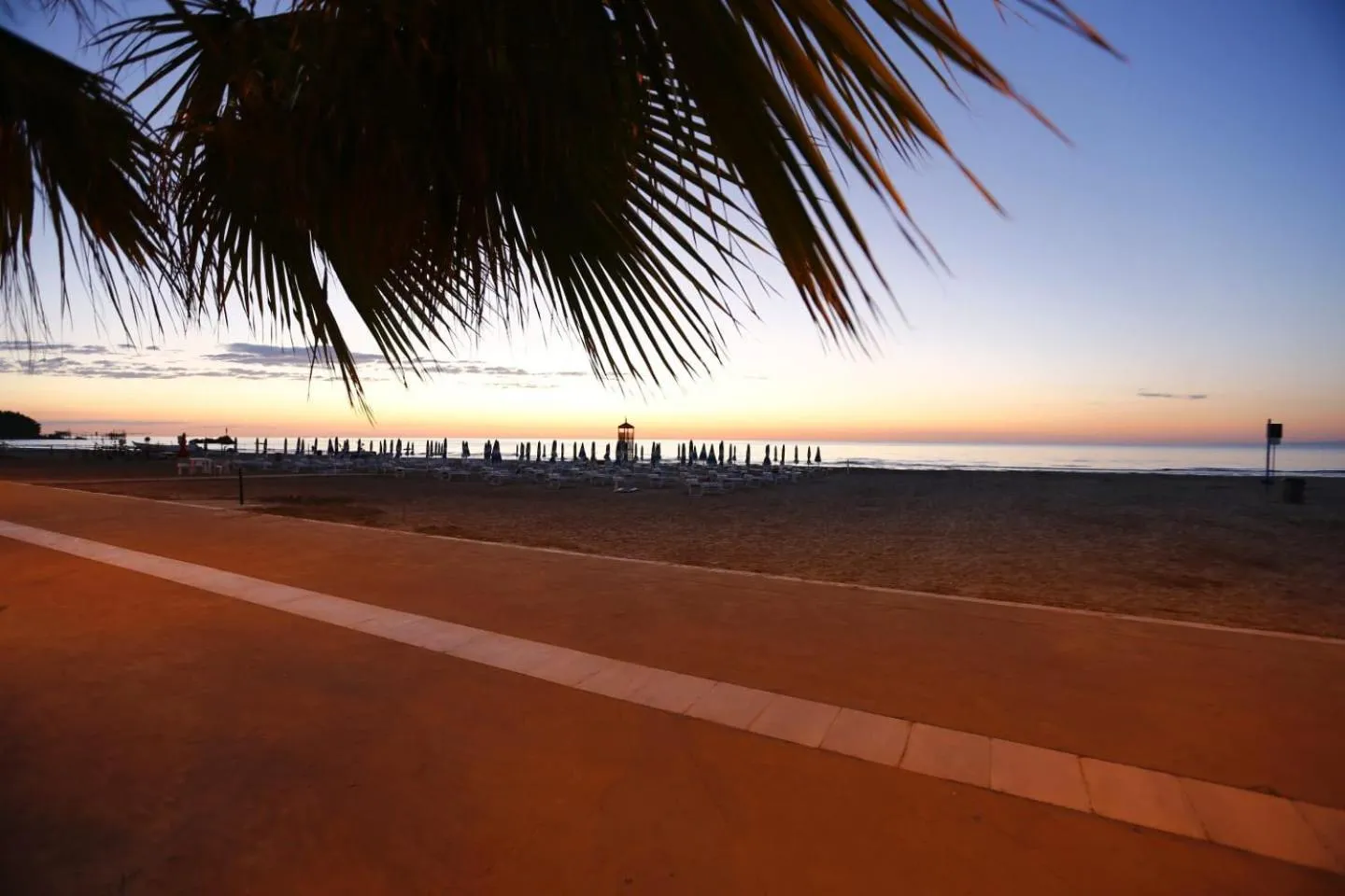 Beach in B&B Residenza Aragonese