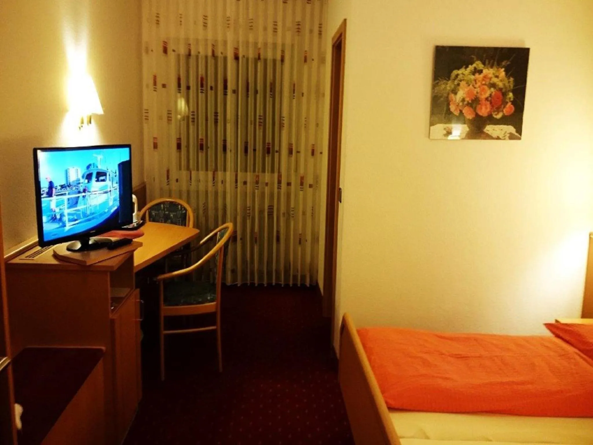 TV and multimedia, Bed in Hotel Goldbächel