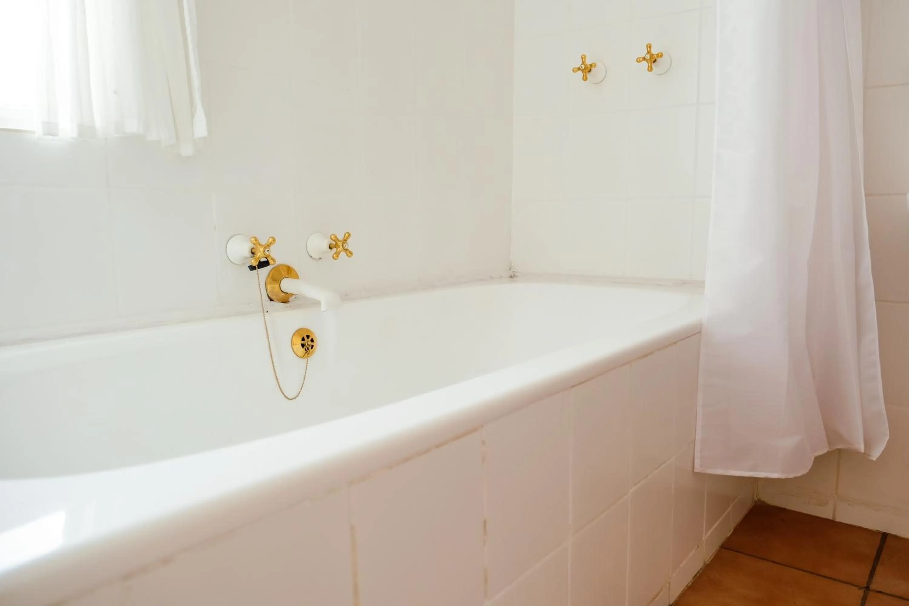 Bathroom in Boulders Beach Hotel, Cafe and Curio shop