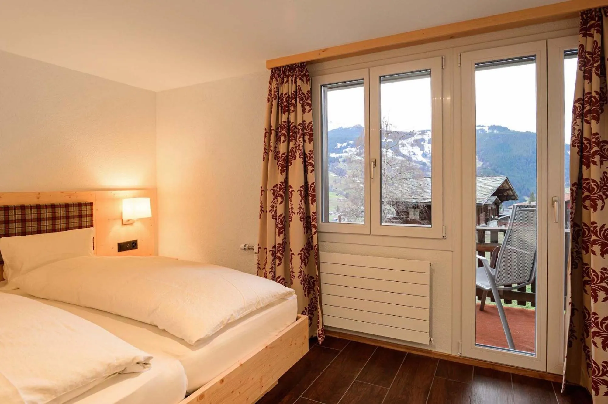 View (from property/room), Bed in Hotel Caprice - Grindelwald