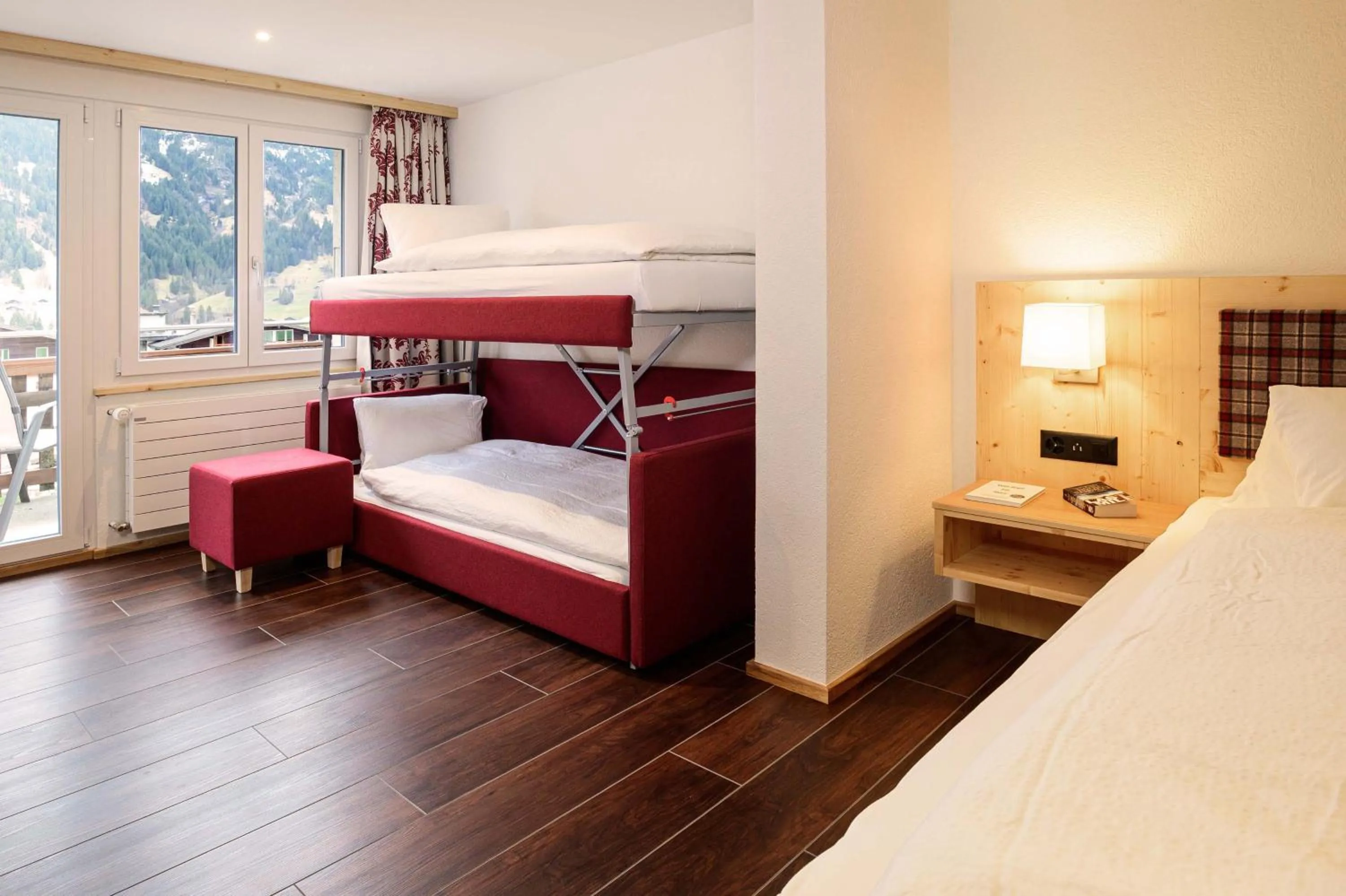 Staff, Bed in Hotel Caprice - Grindelwald